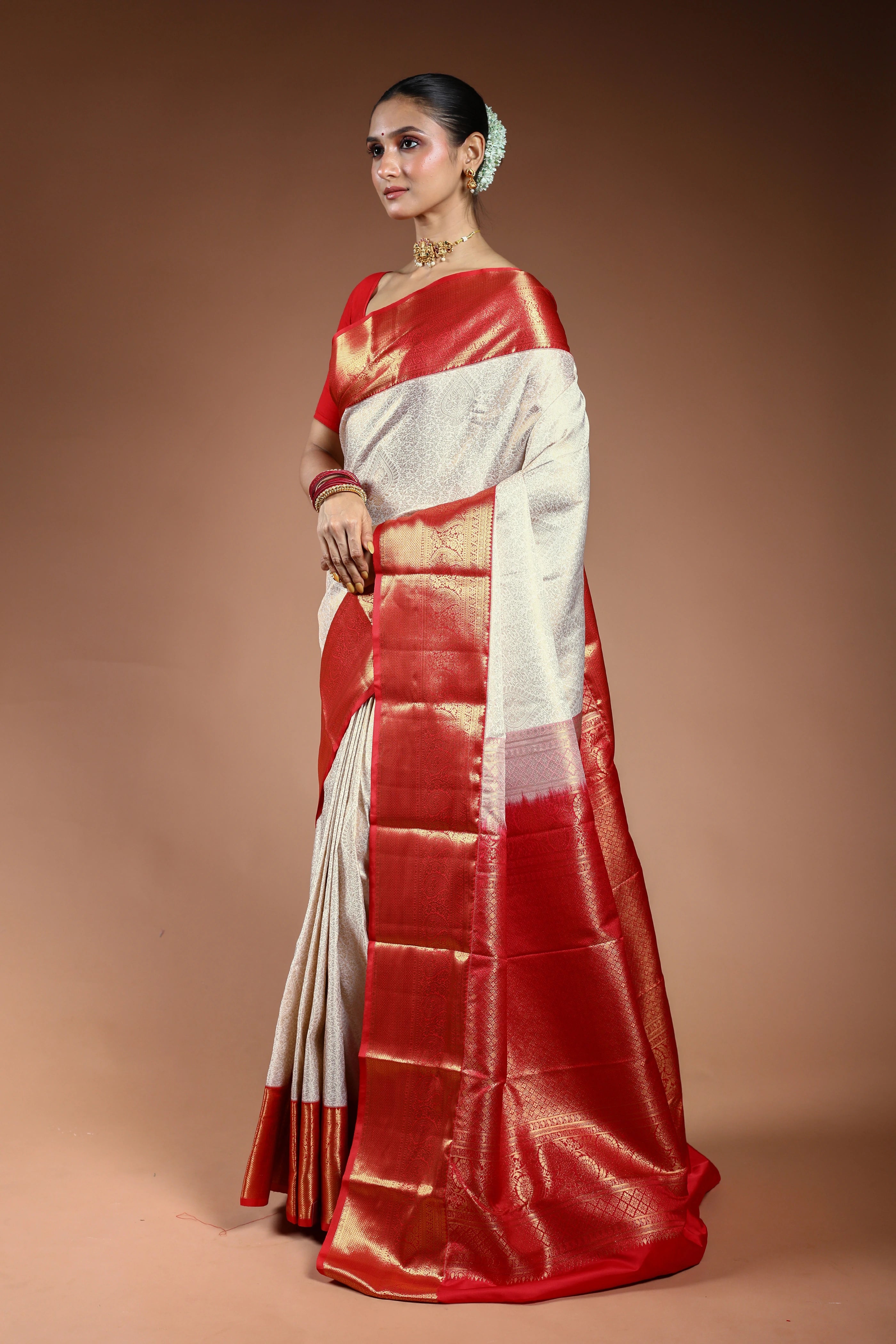 White Semi Brocade Kanjivaram Saree With Blouse Piece