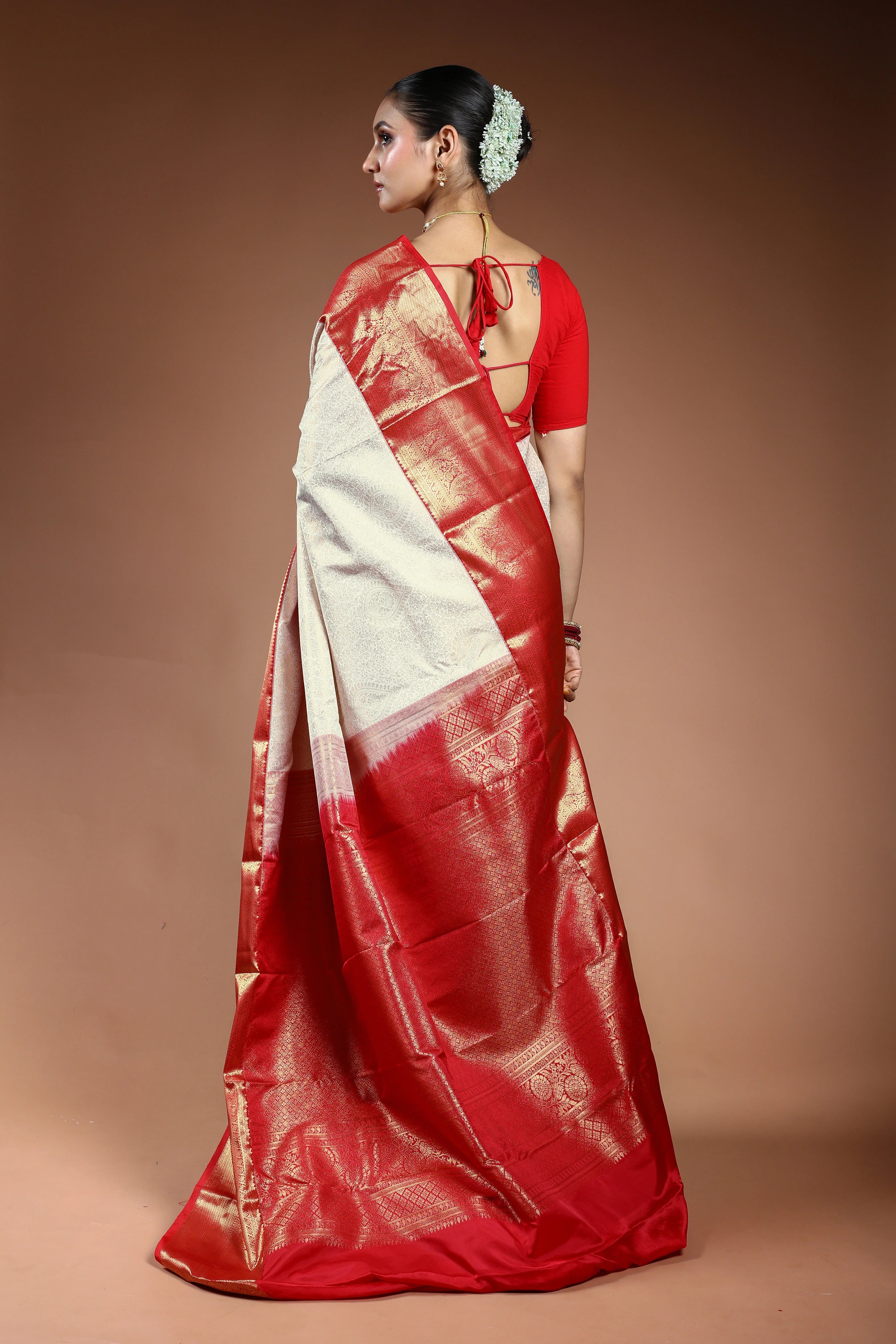 White Semi Brocade Kanjivaram Saree With Blouse Piece