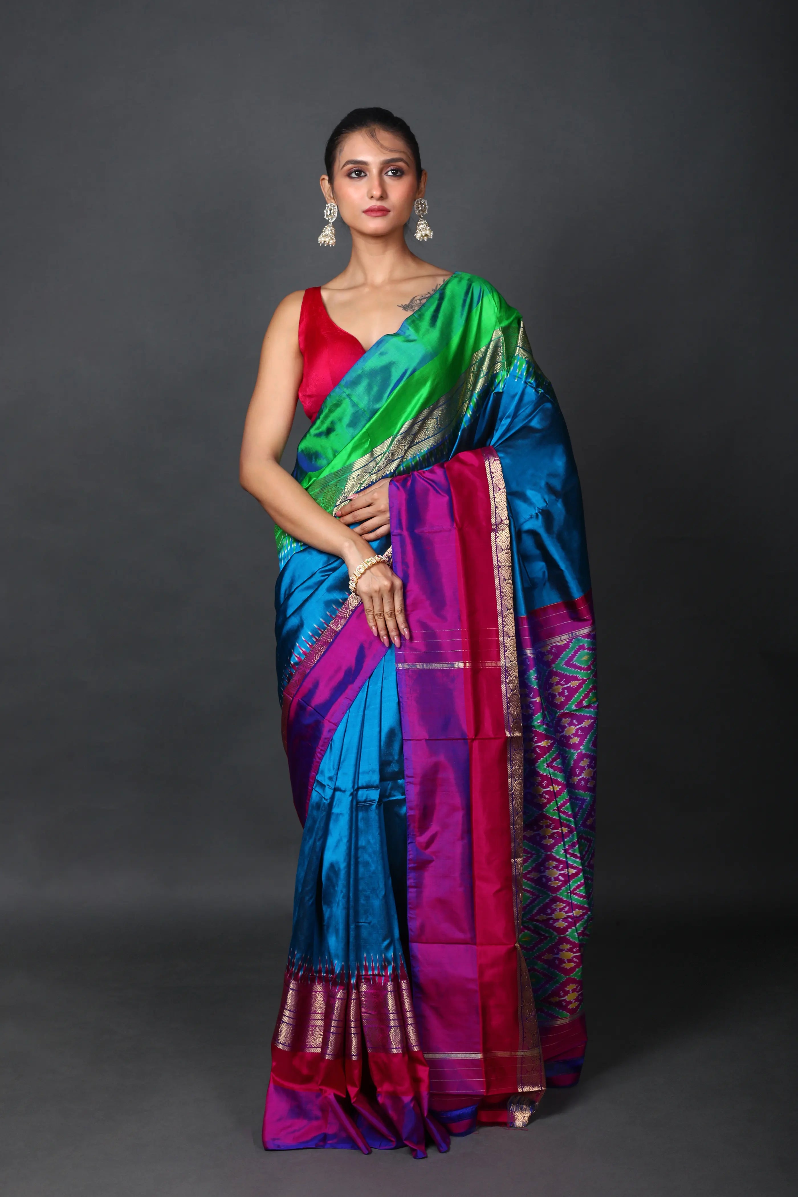 Peacock Blue Pochampally Silk Saree With Blouse Piece