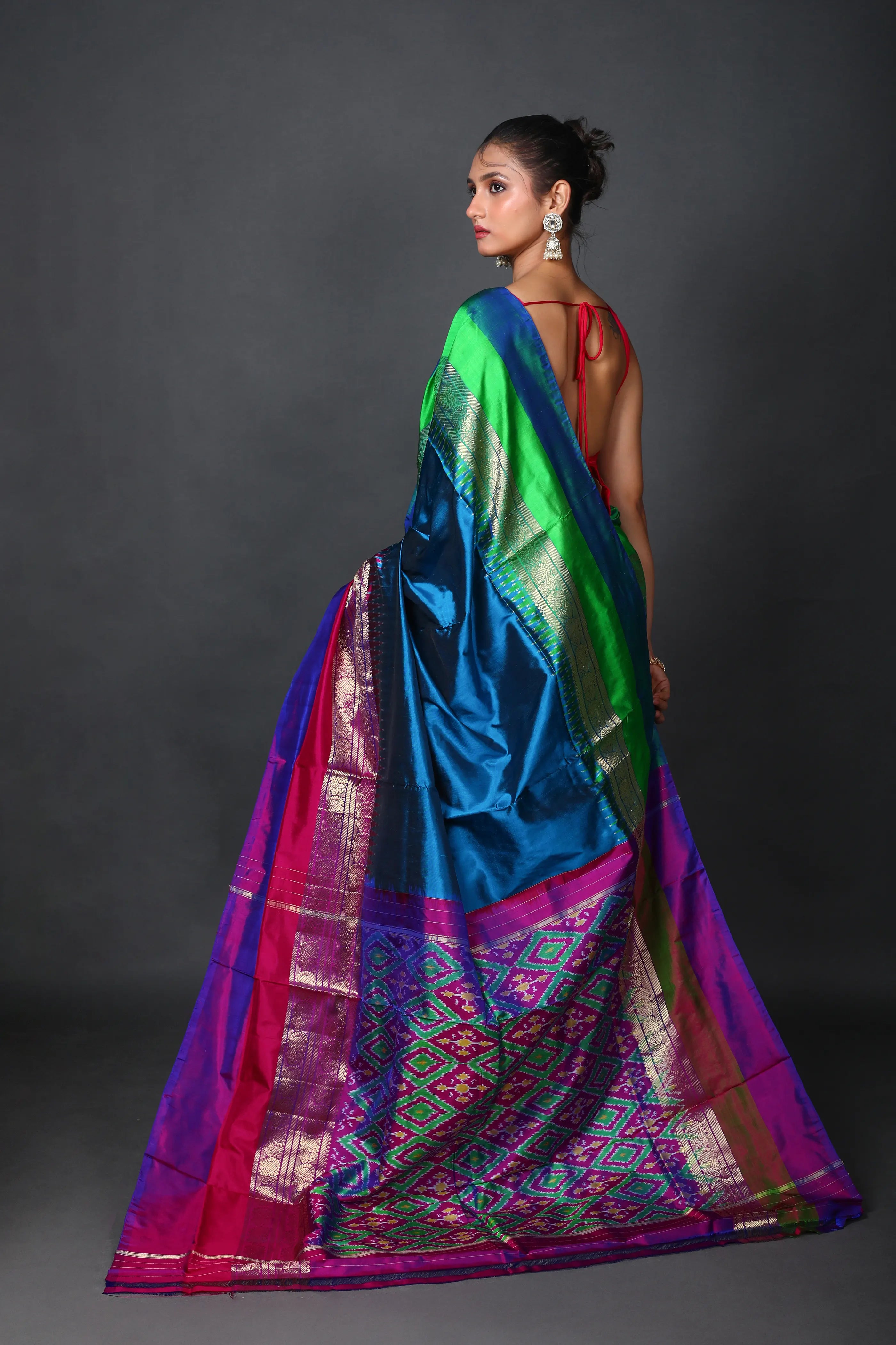 Peacock Blue Pochampally Silk Saree With Blouse Piece