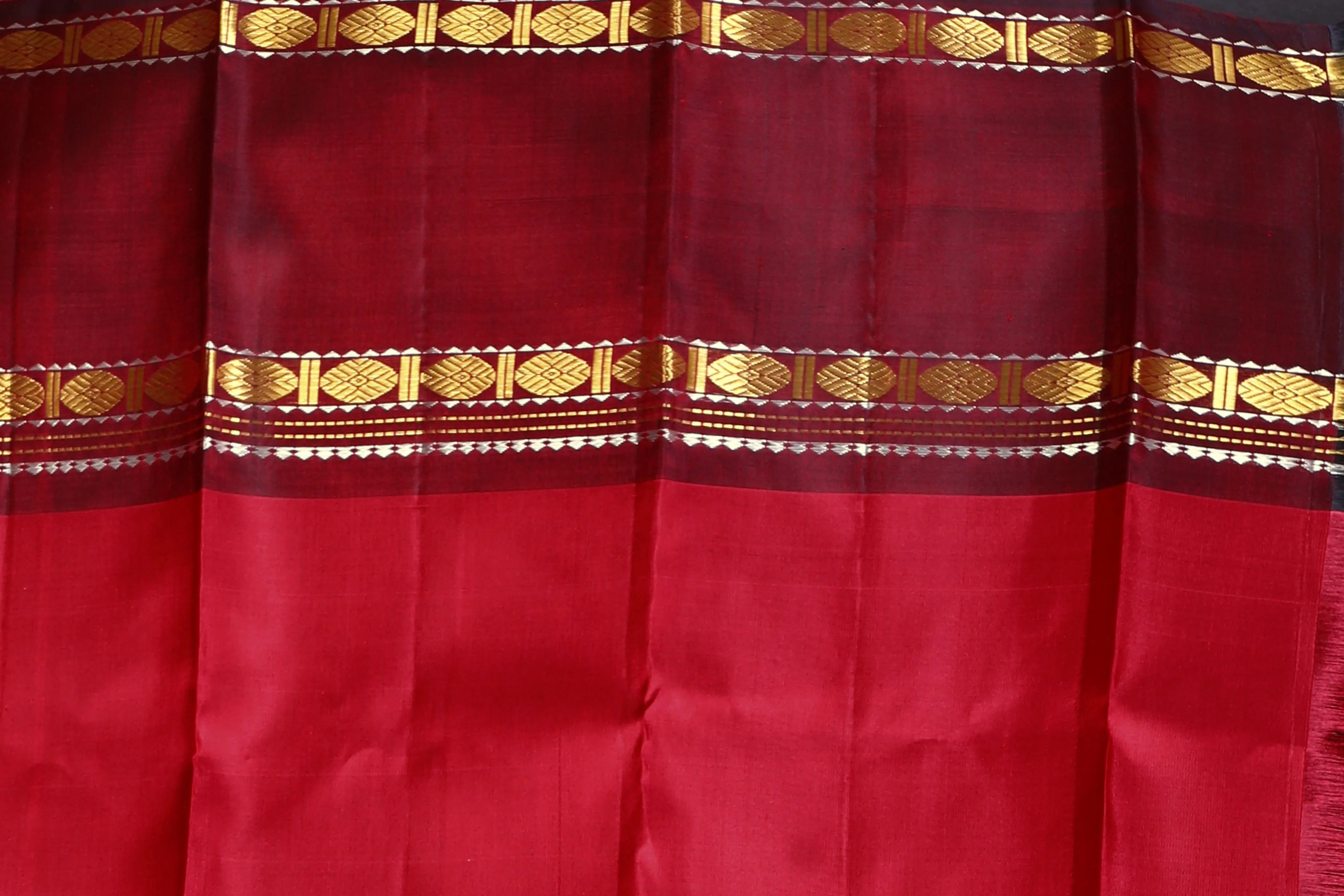 Cream Silk Kanjivaram Saree With Blouse Piece