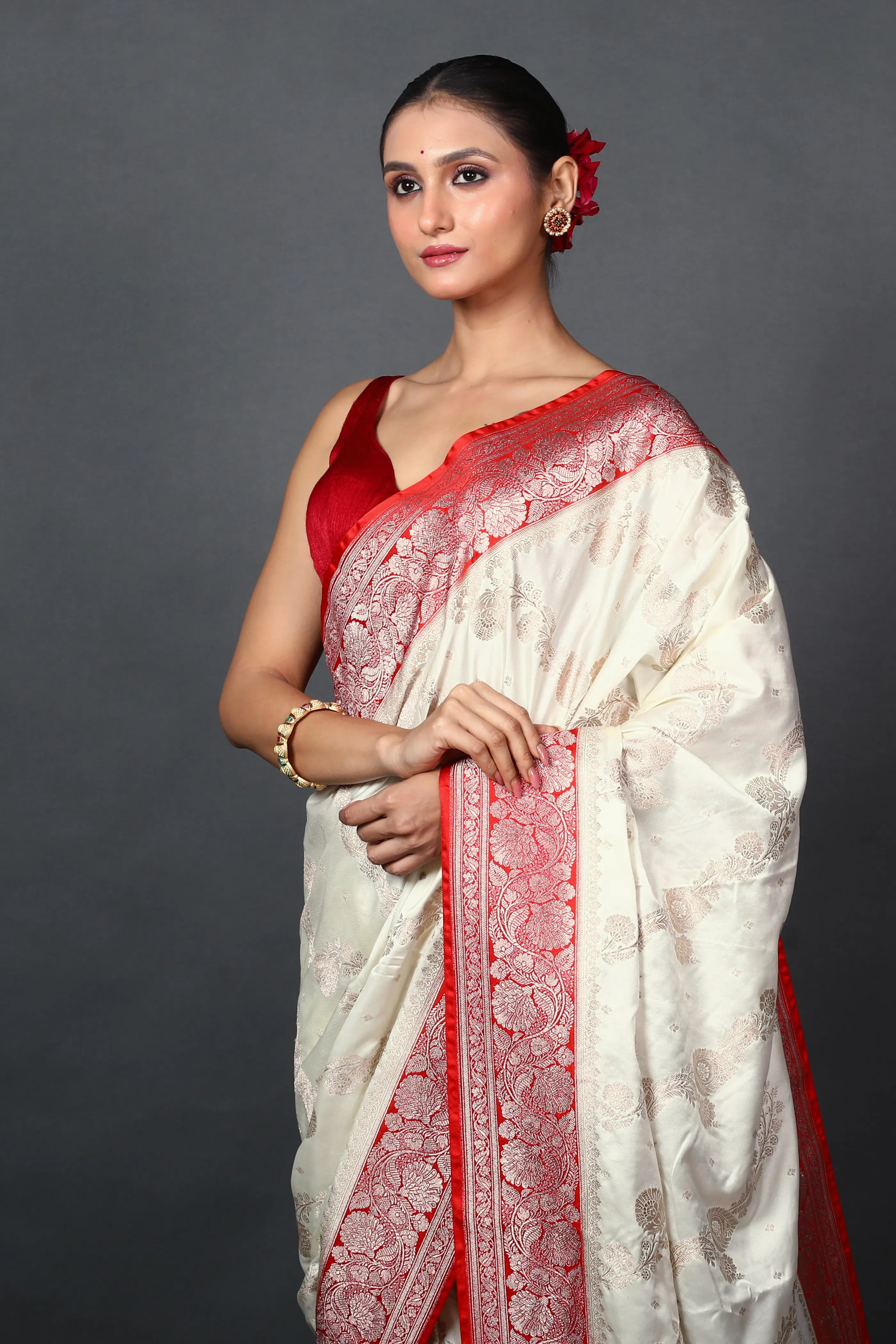 Red & White Blended Katan Banarasi Saree With Blouse Piece