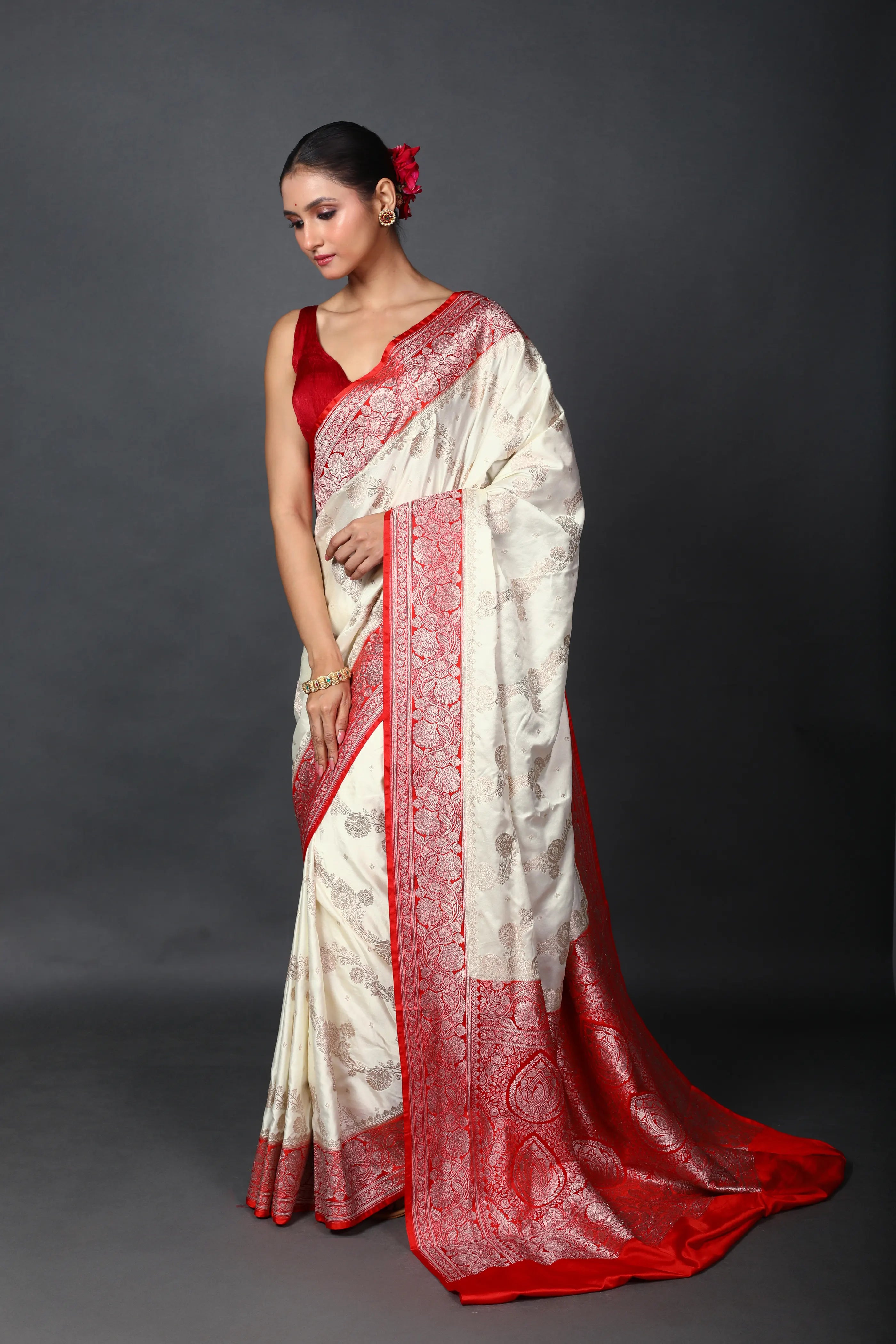 Red & White Blended Katan Banarasi Saree With Blouse Piece