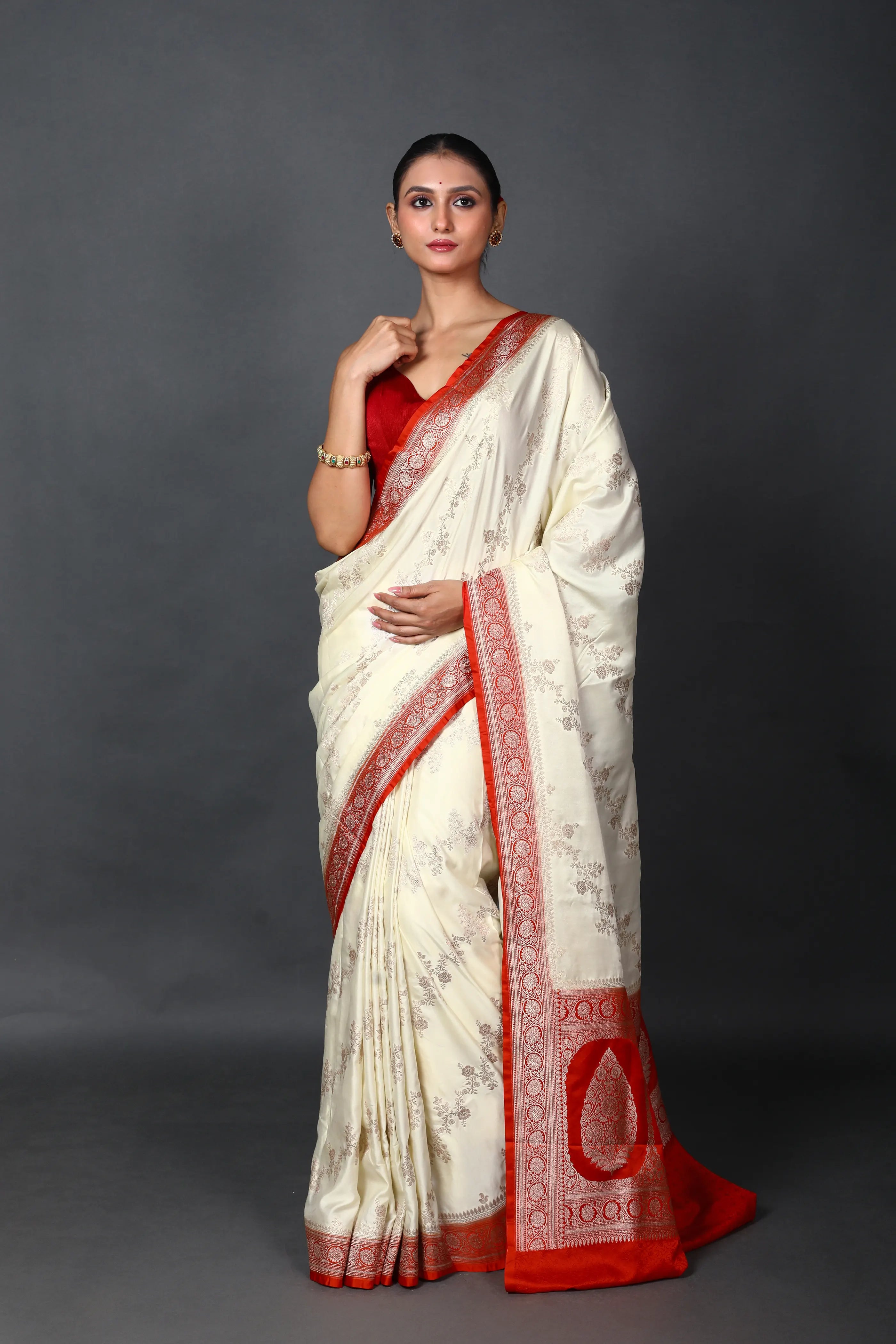 Red & White Blended Katan Banarasi Saree With Blouse Piece