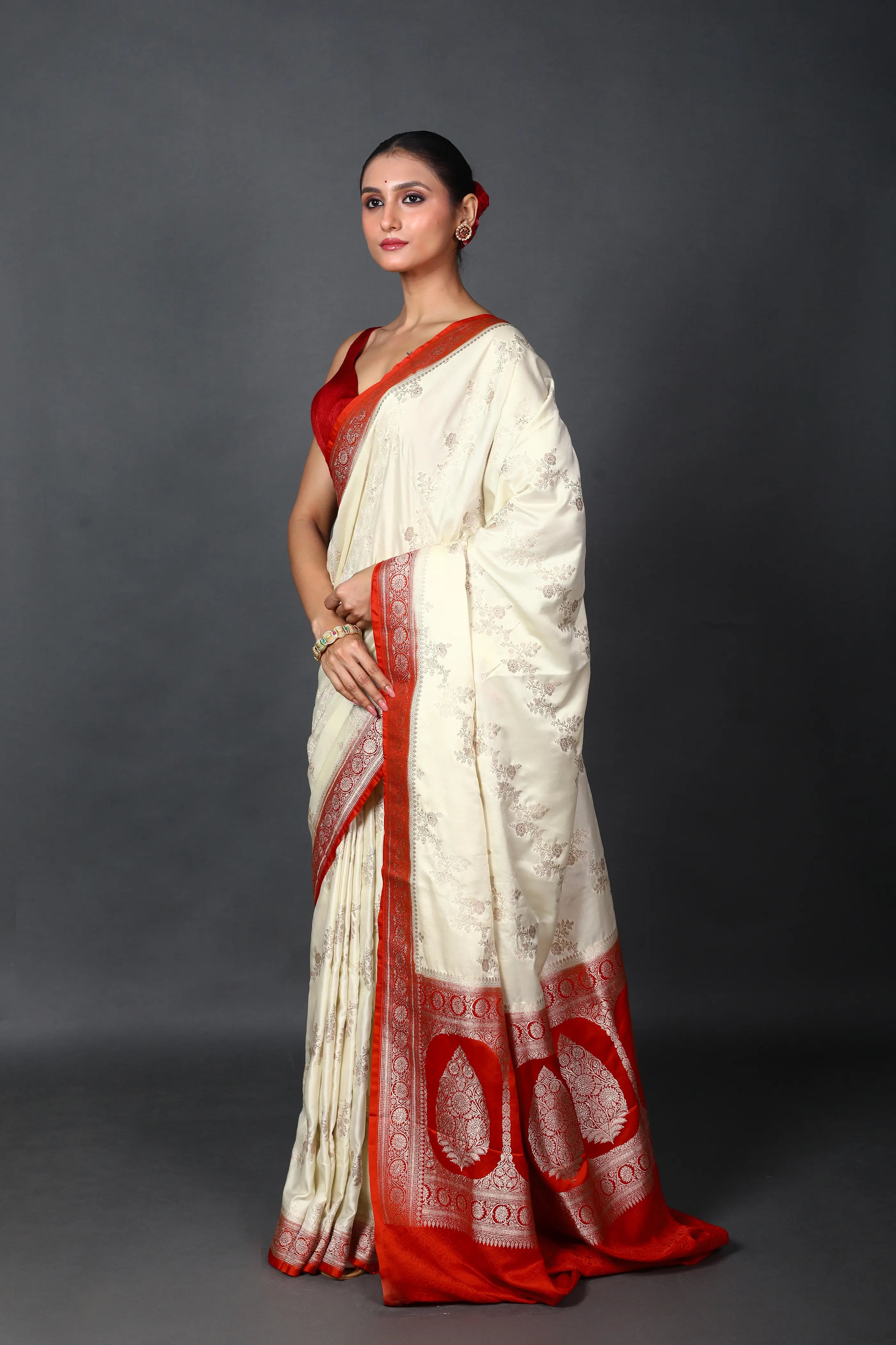 Red & White Blended Katan Banarasi Saree With Blouse Piece