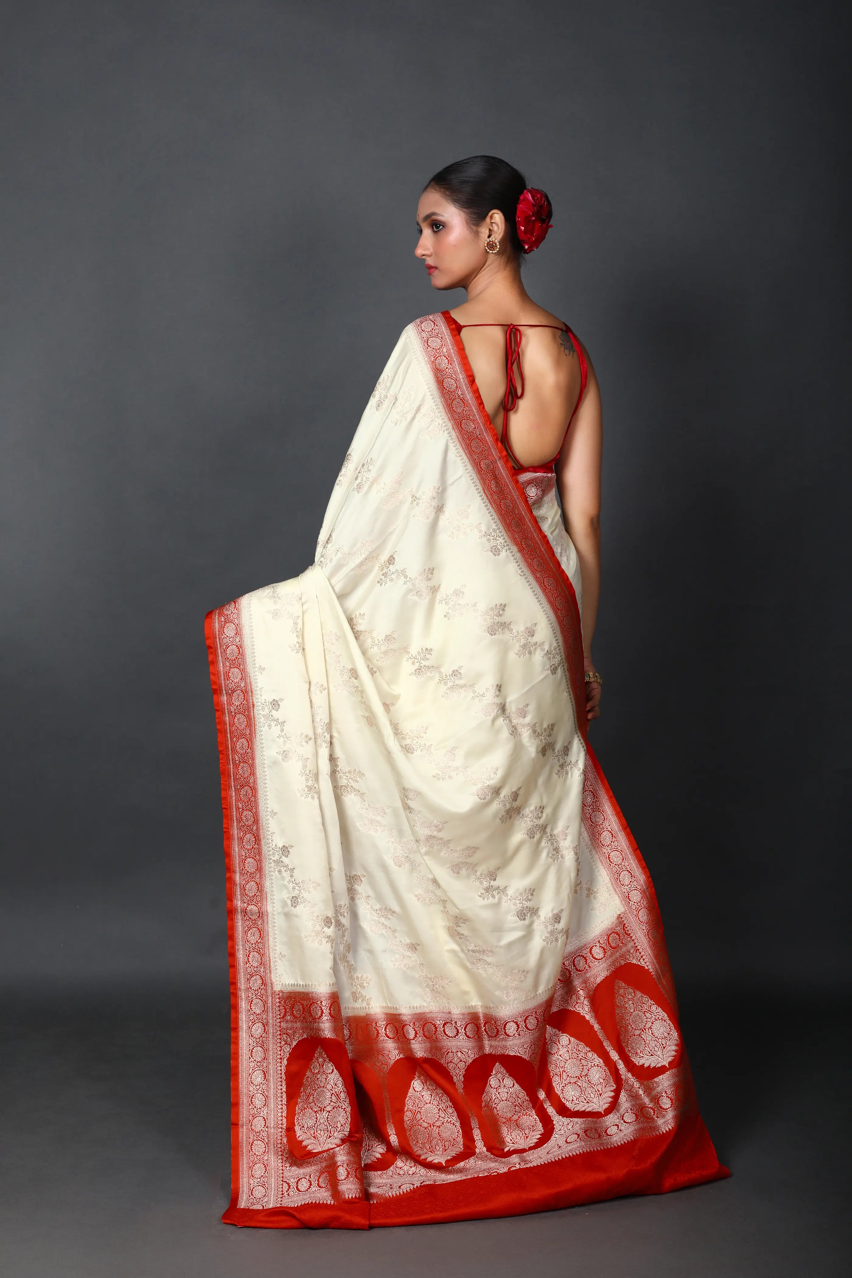 Red & White Blended Katan Banarasi Saree With Blouse Piece