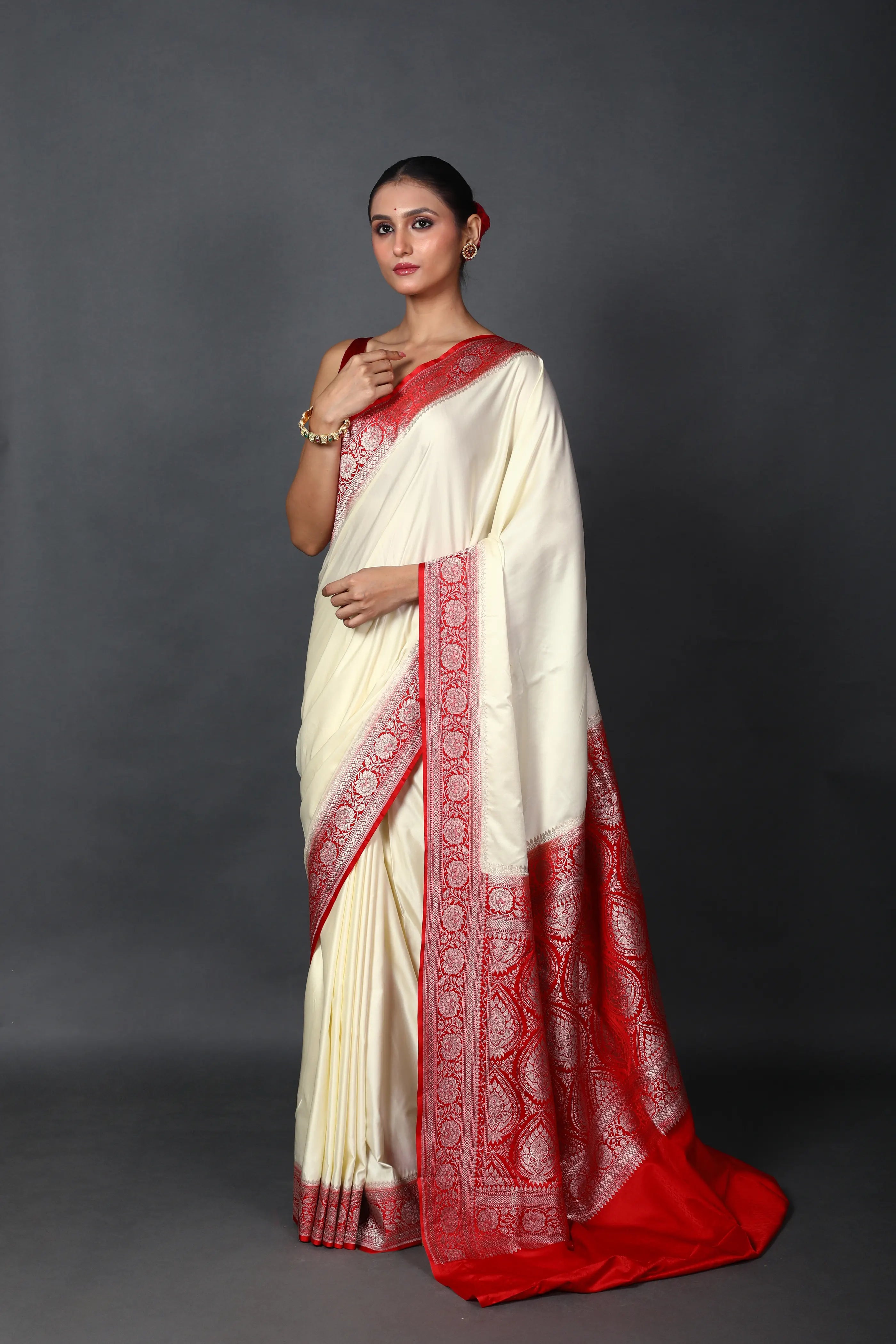 Red & White Blended Katan Banarasi Saree With Blouse Piece