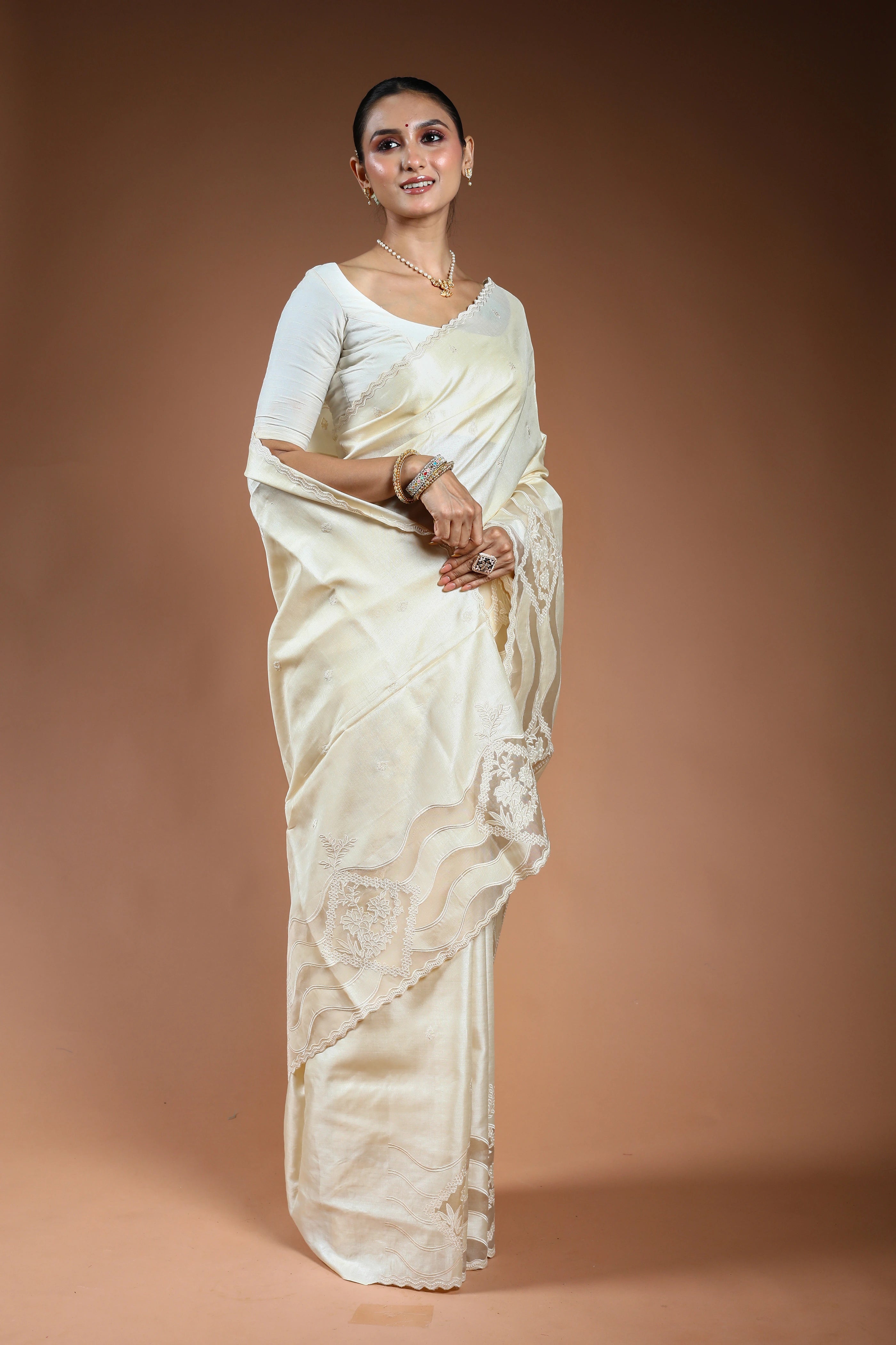 Offwhite Tussar Applique Work Saree With Blouse Piece
