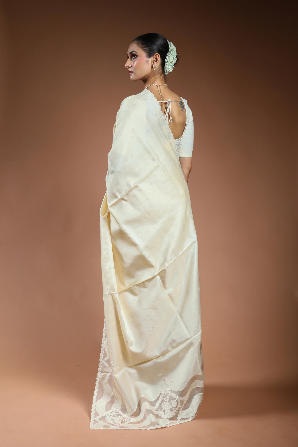 Offwhite Tussar Applique Work Saree With Blouse Piece