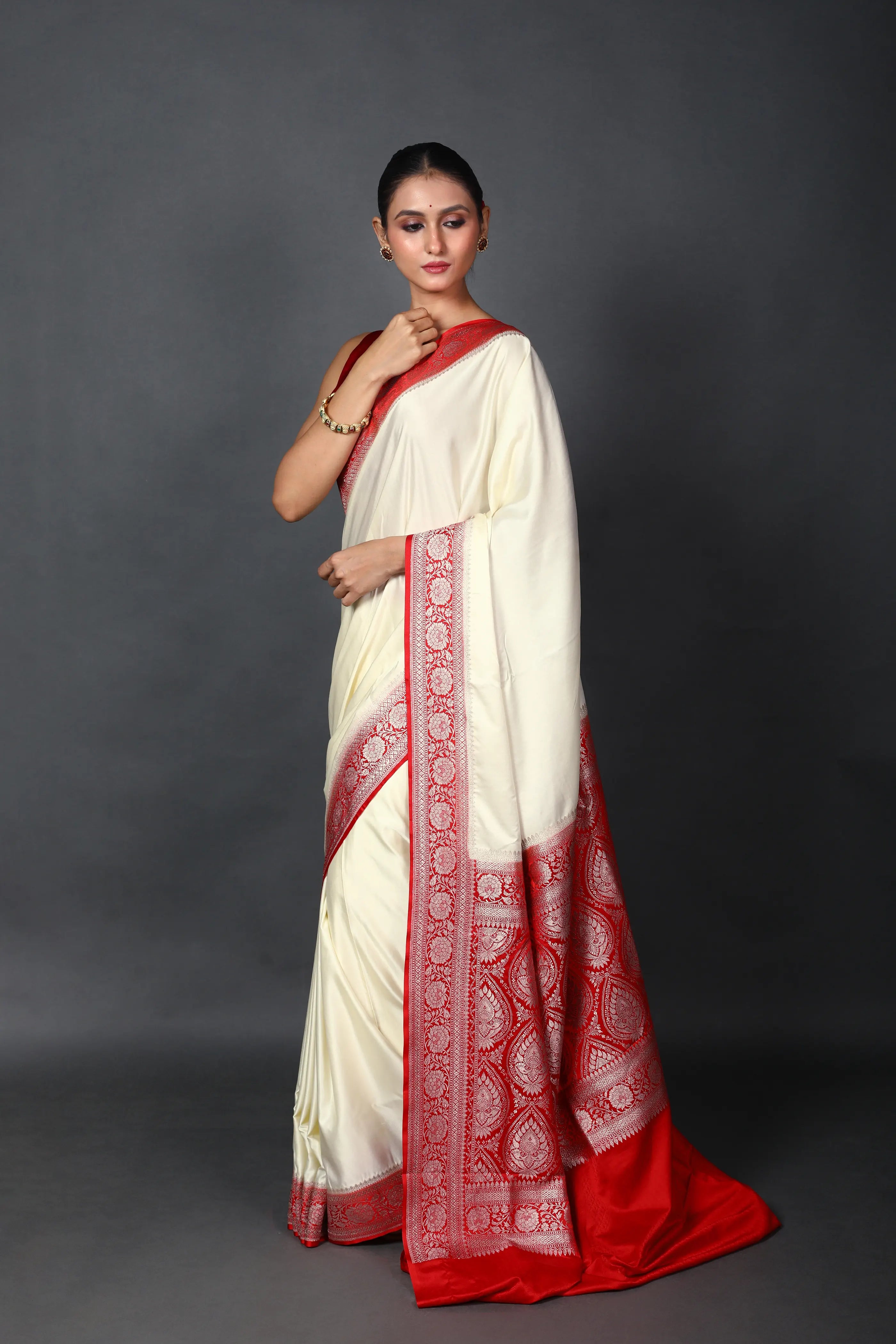 Red & White Blended Katan Banarasi Saree With Blouse Piece