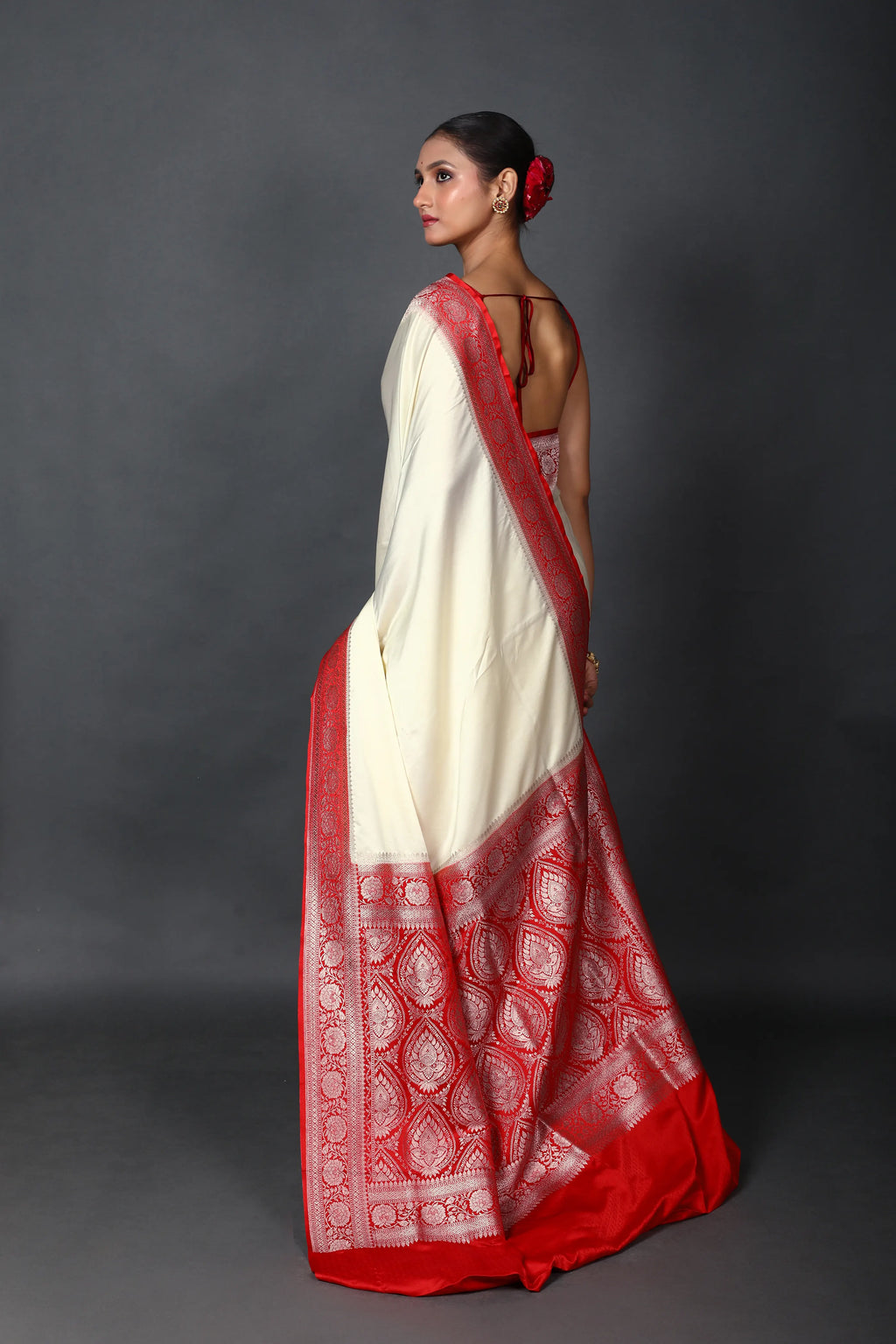Red & White Blended Katan Banarasi Saree With Blouse Piece