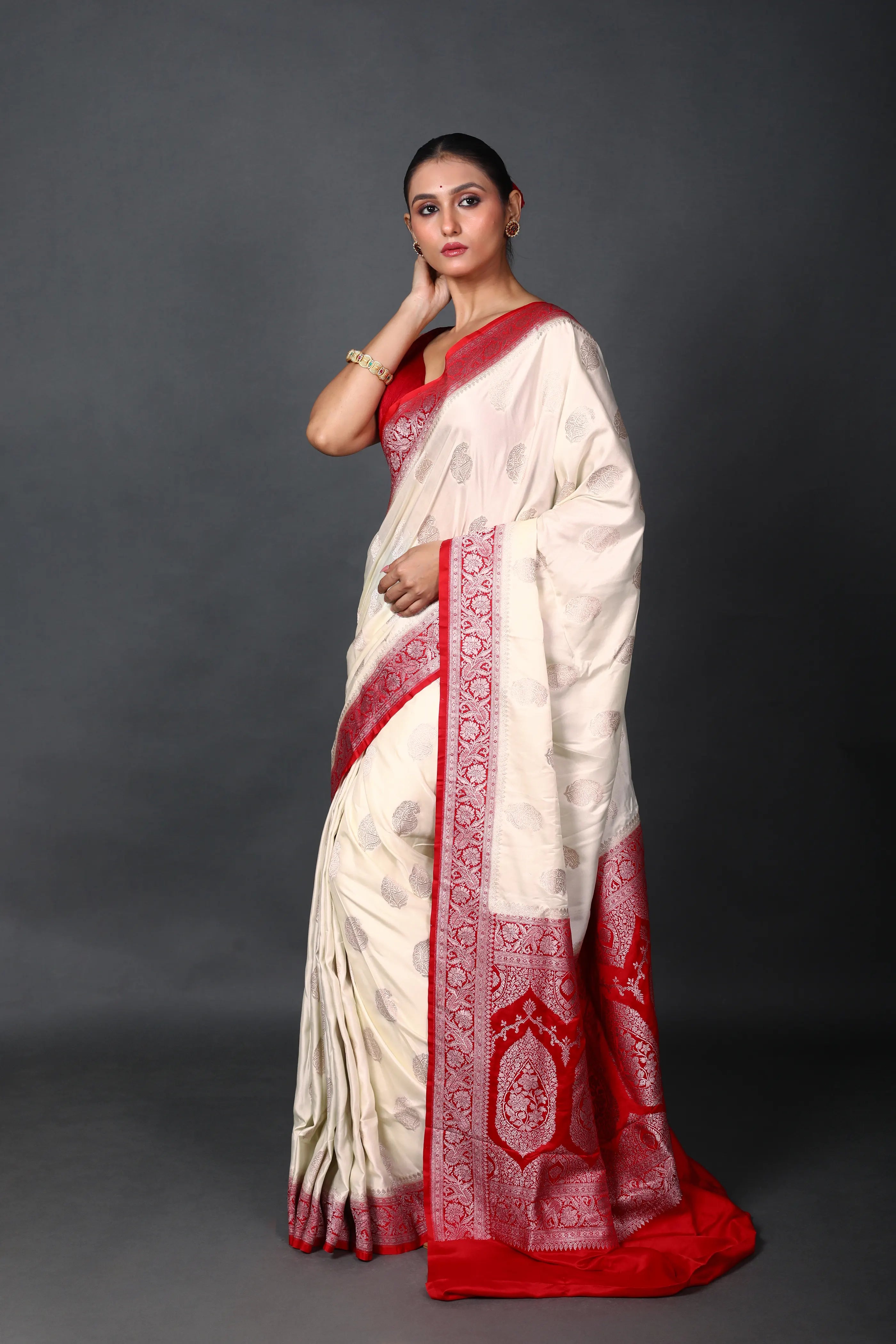 Red & White Blended Katan Banarasi Saree With Blouse Piece