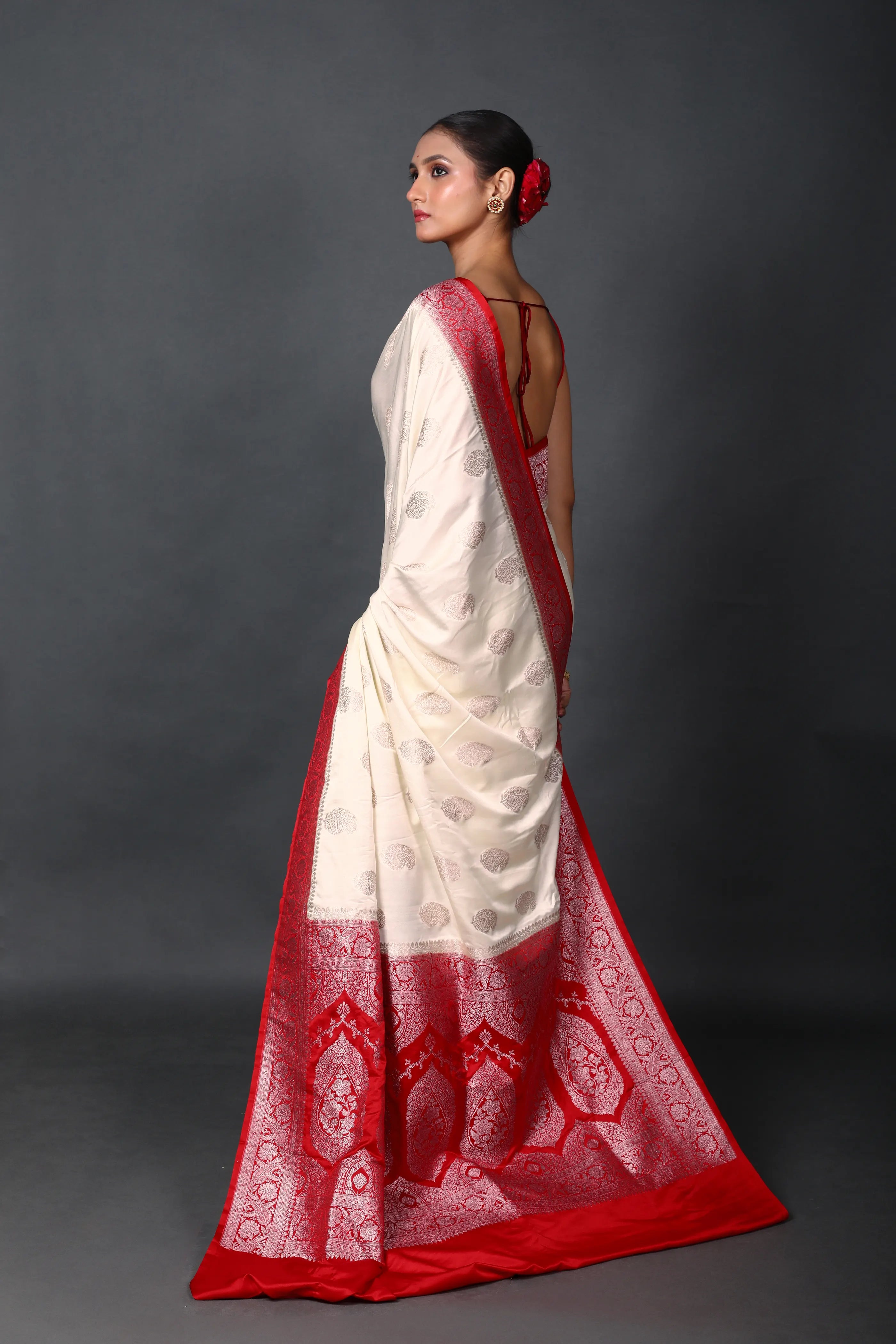 Red & White Blended Katan Banarasi Saree With Blouse Piece