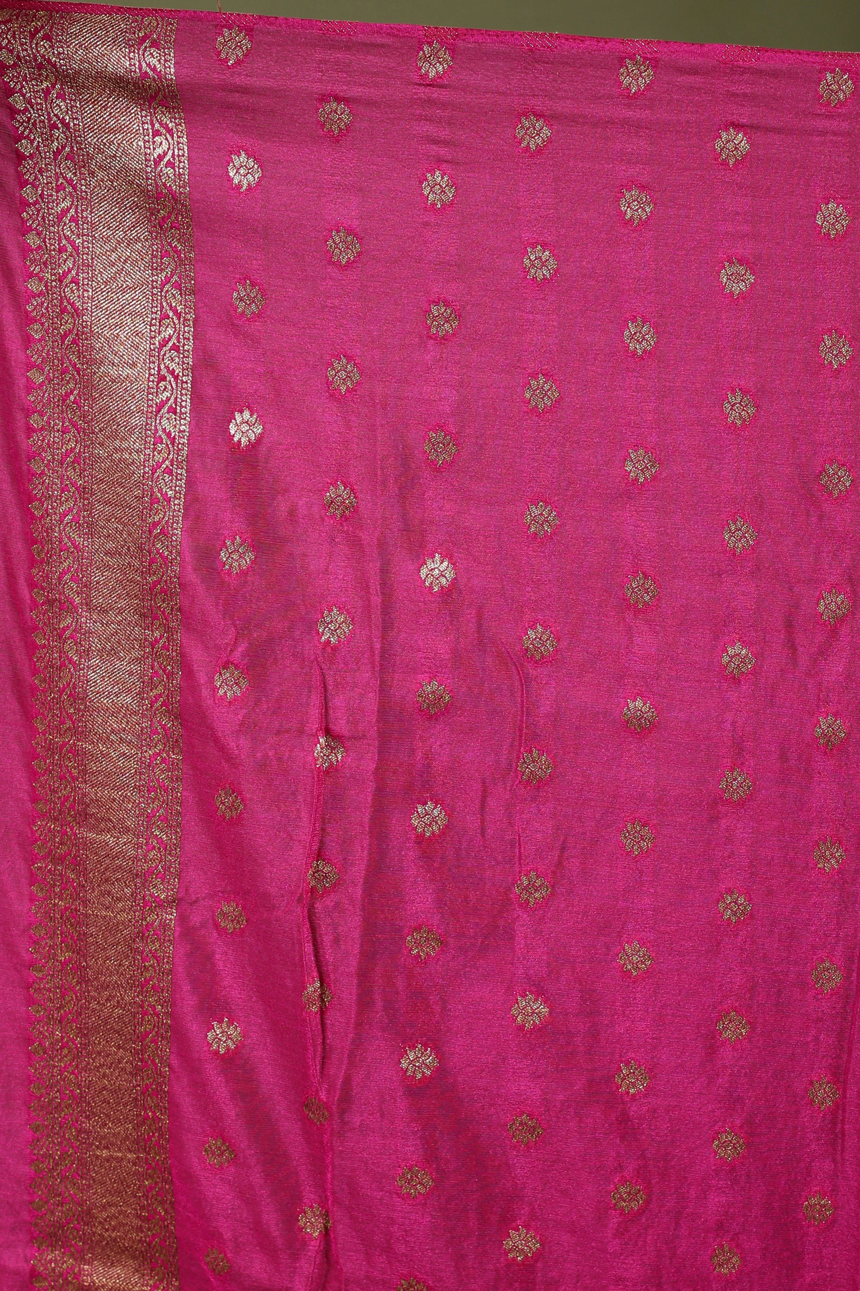 Pistagreen Semi Chiffon Banarasi Saree With Blouse Piece