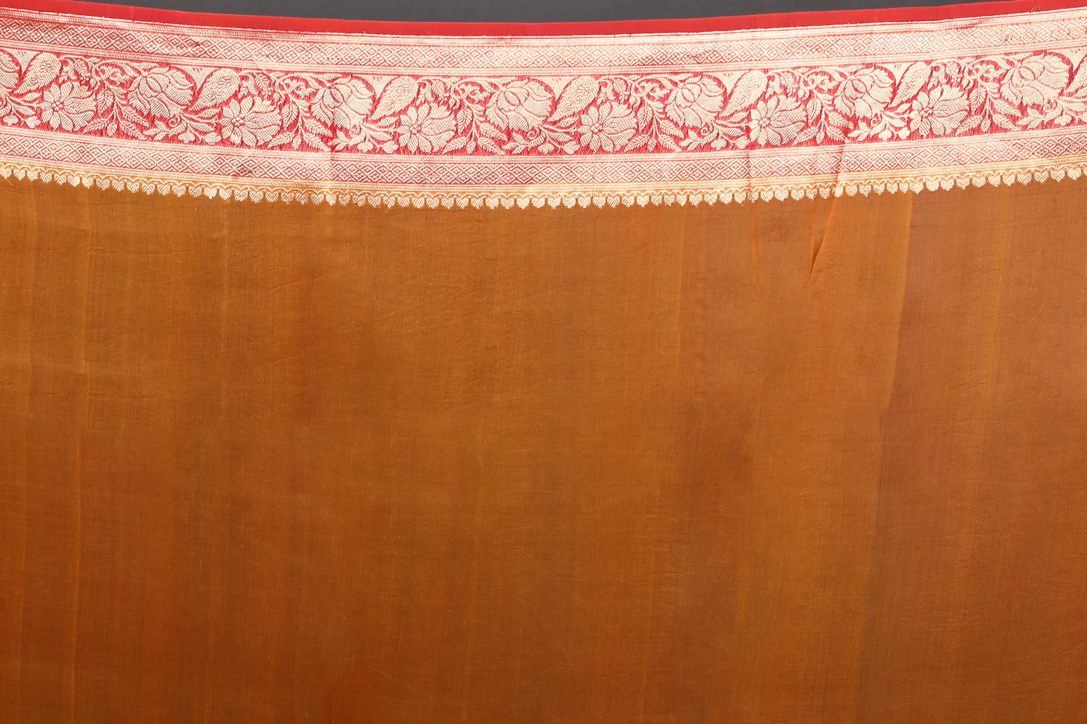 4D Dye Kora Banarasi Saree With Blouse Piece