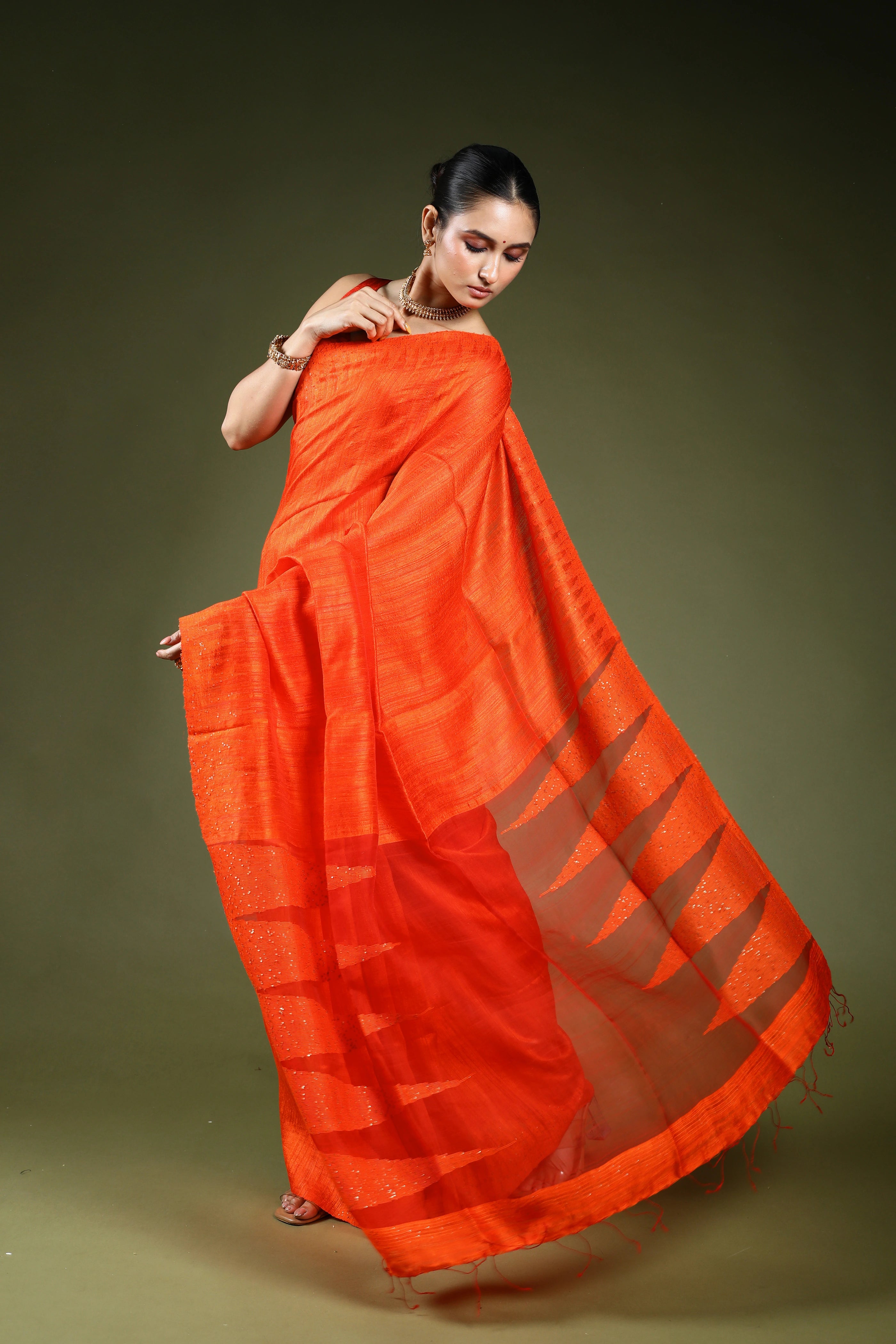 Rust Orange Matka Muslin Saree With Blouse Piece