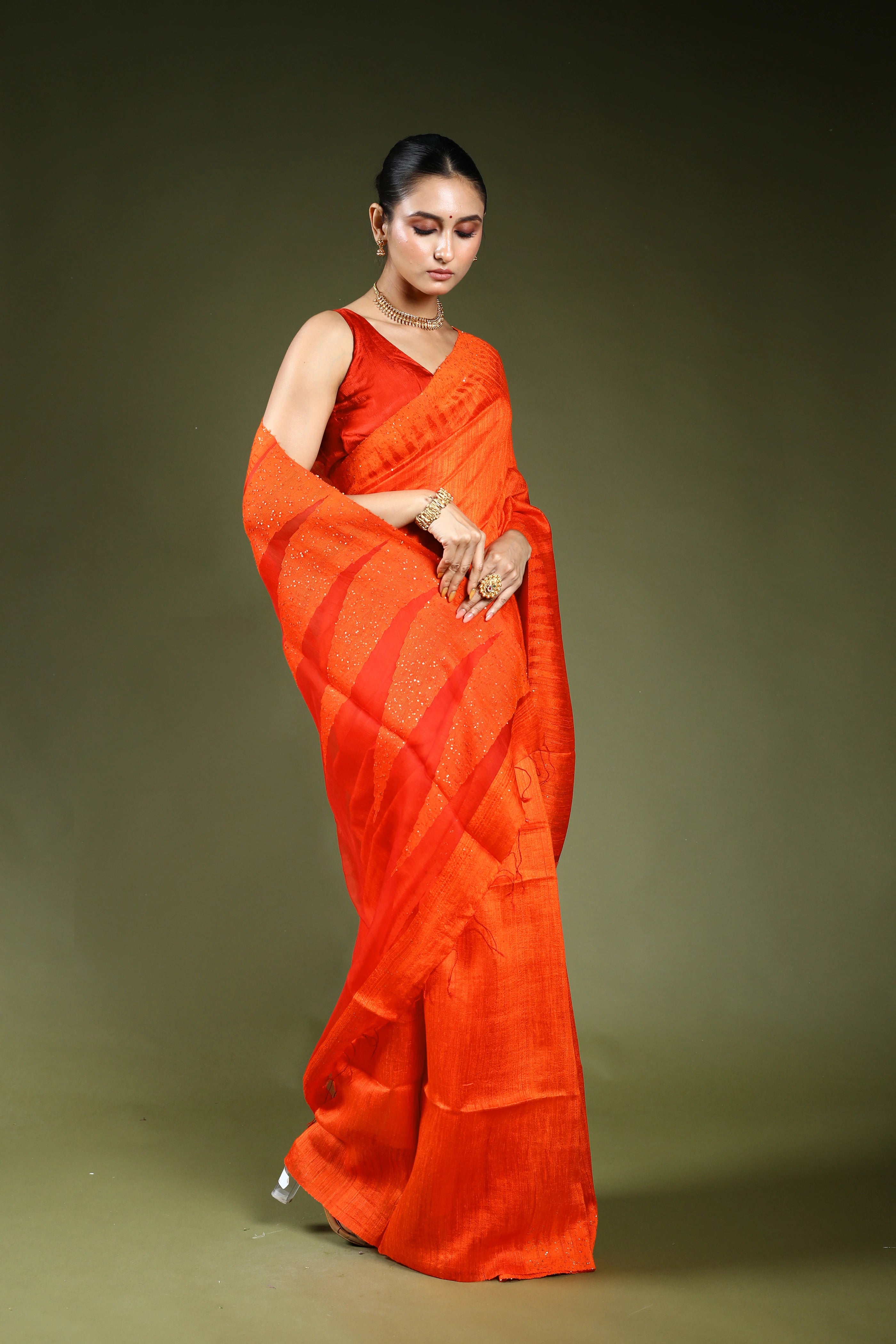 Rust Orange Matka Muslin Saree With Blouse Piece