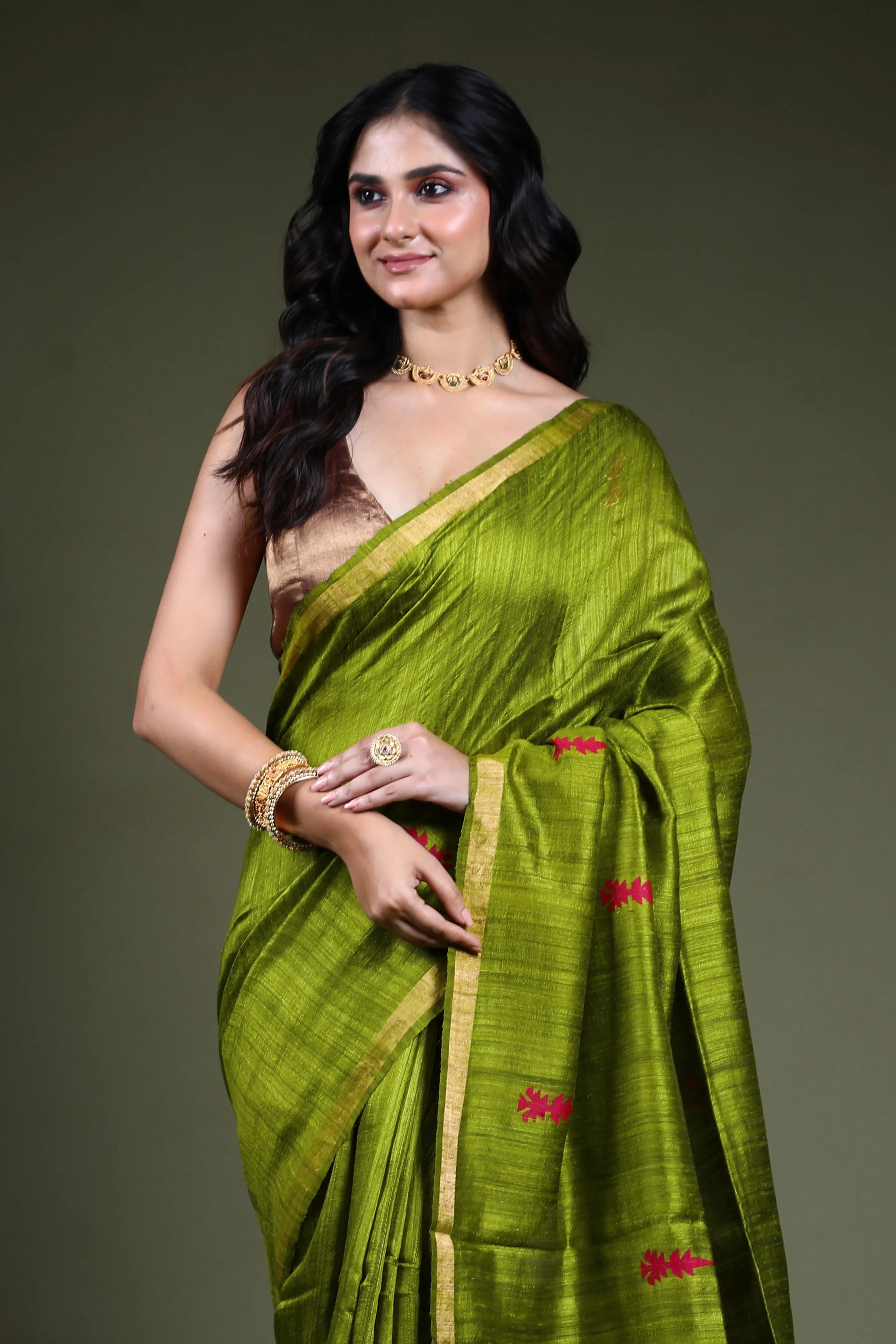 Mehendi Green Muslin Matka Saree with Blouse Piece