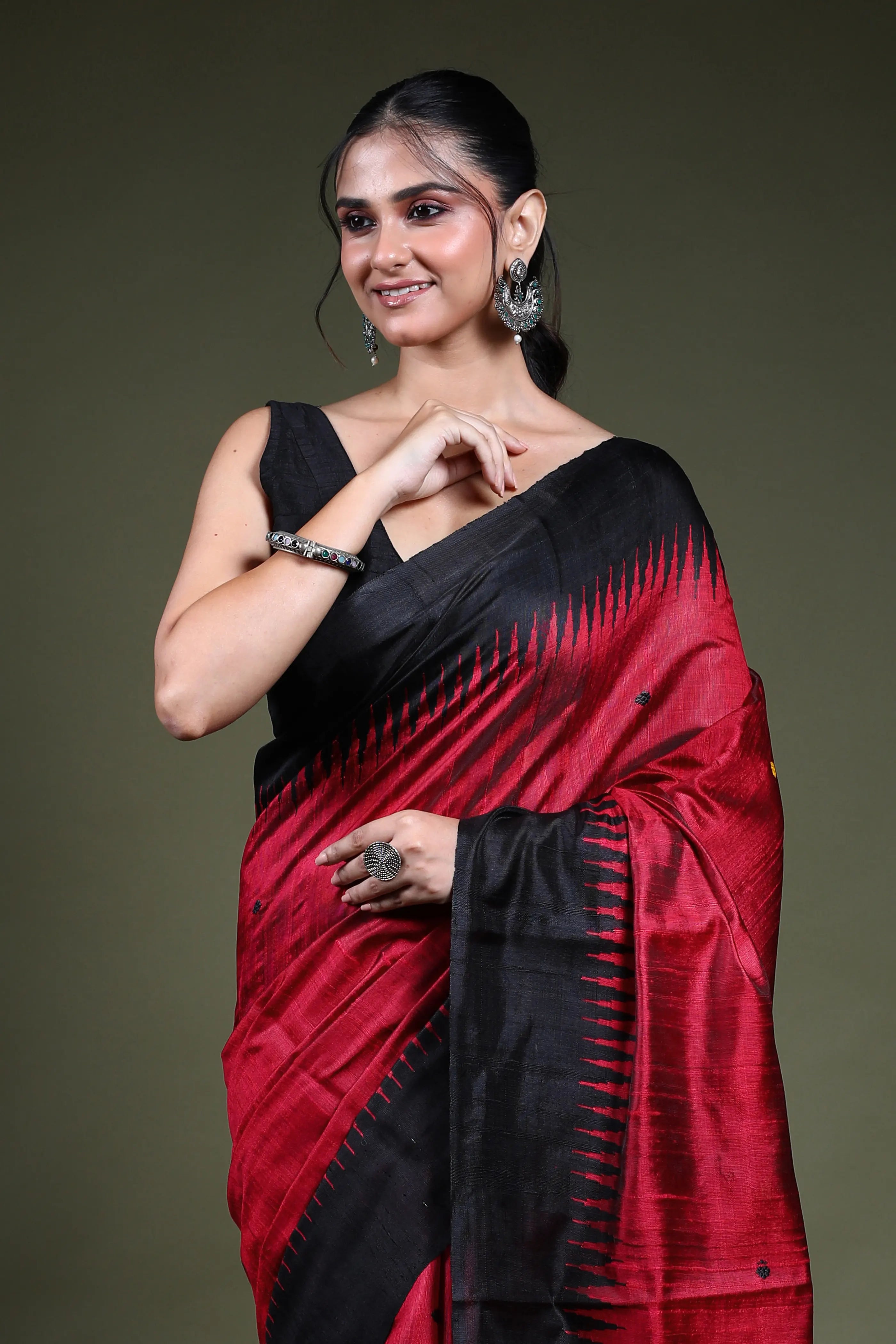 Dark Rani Dual Tone Raw Silk Saree with Blouse Piece