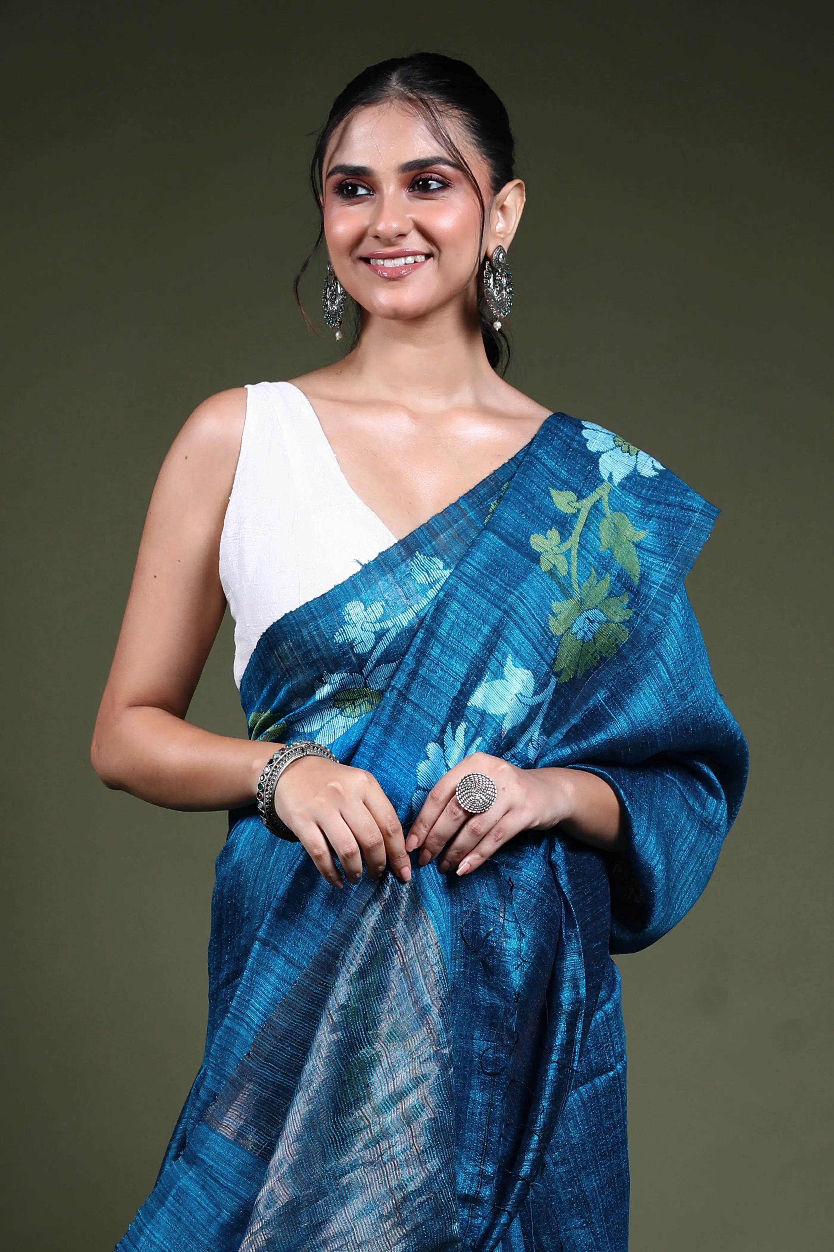 Peacock Blue Muslin Matka Saree with Blouse Piece