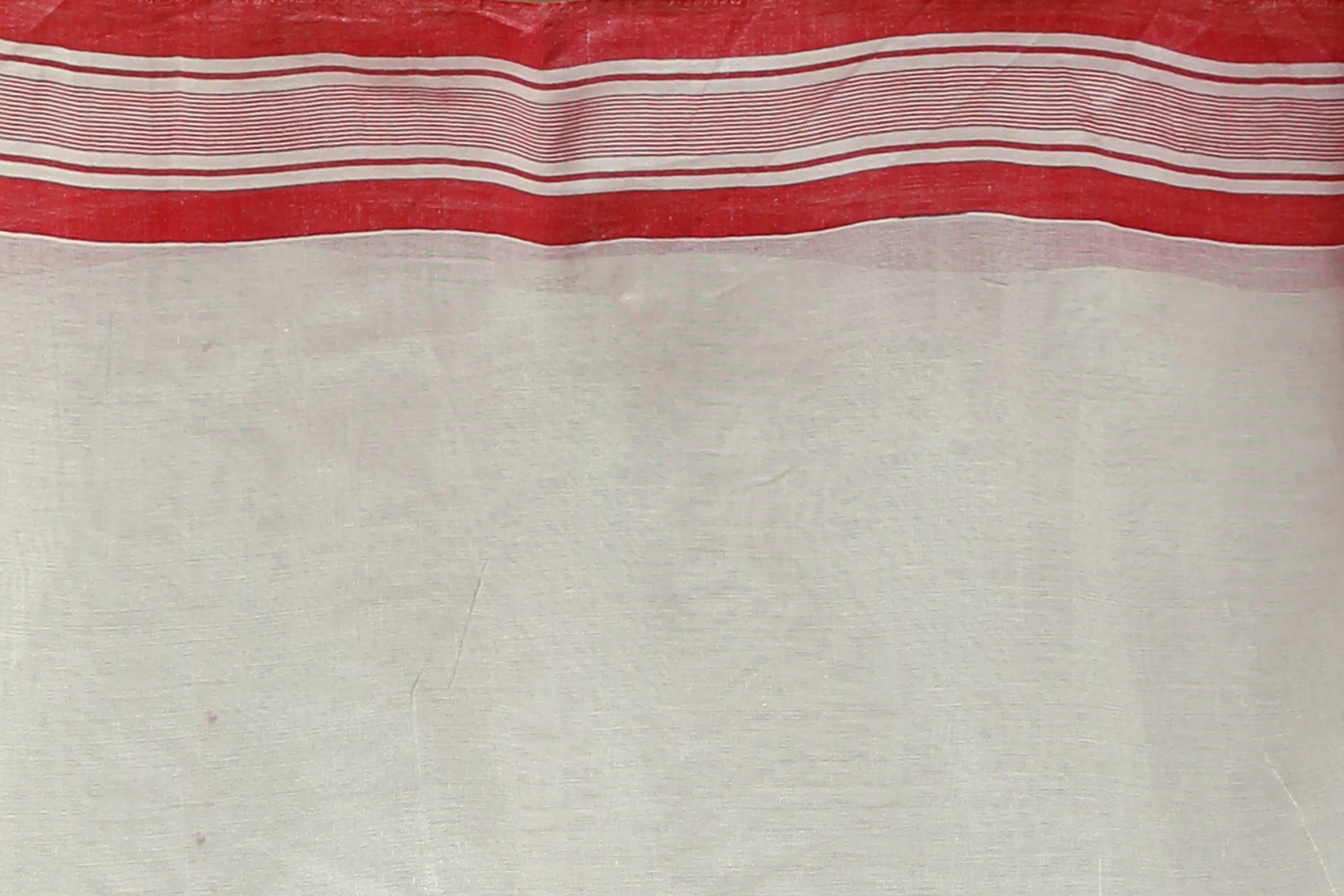 Red and White Cotton Saree with Blouse Piece