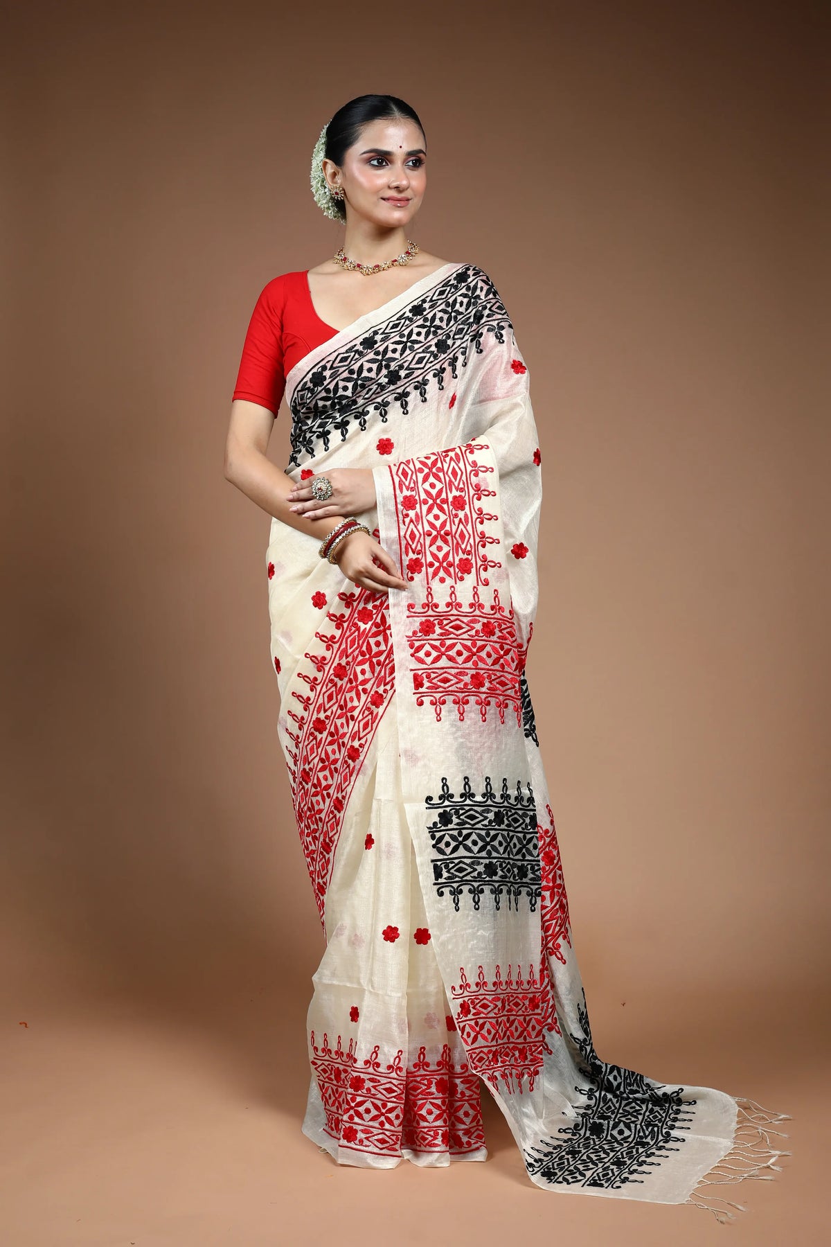 White Embroidery Tussar Saree with Blouse Piece