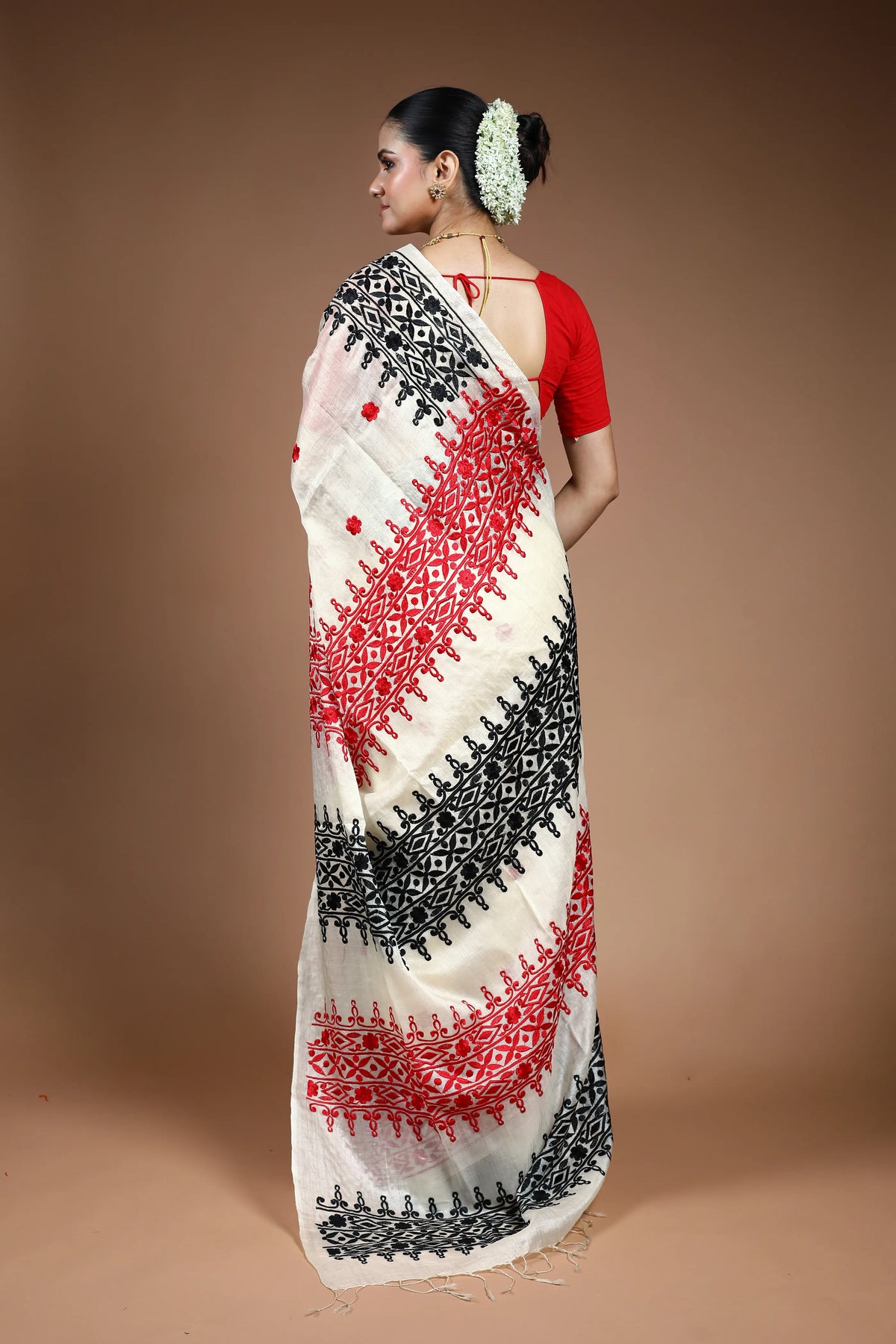 White Embroidery Tussar Saree with Blouse Piece