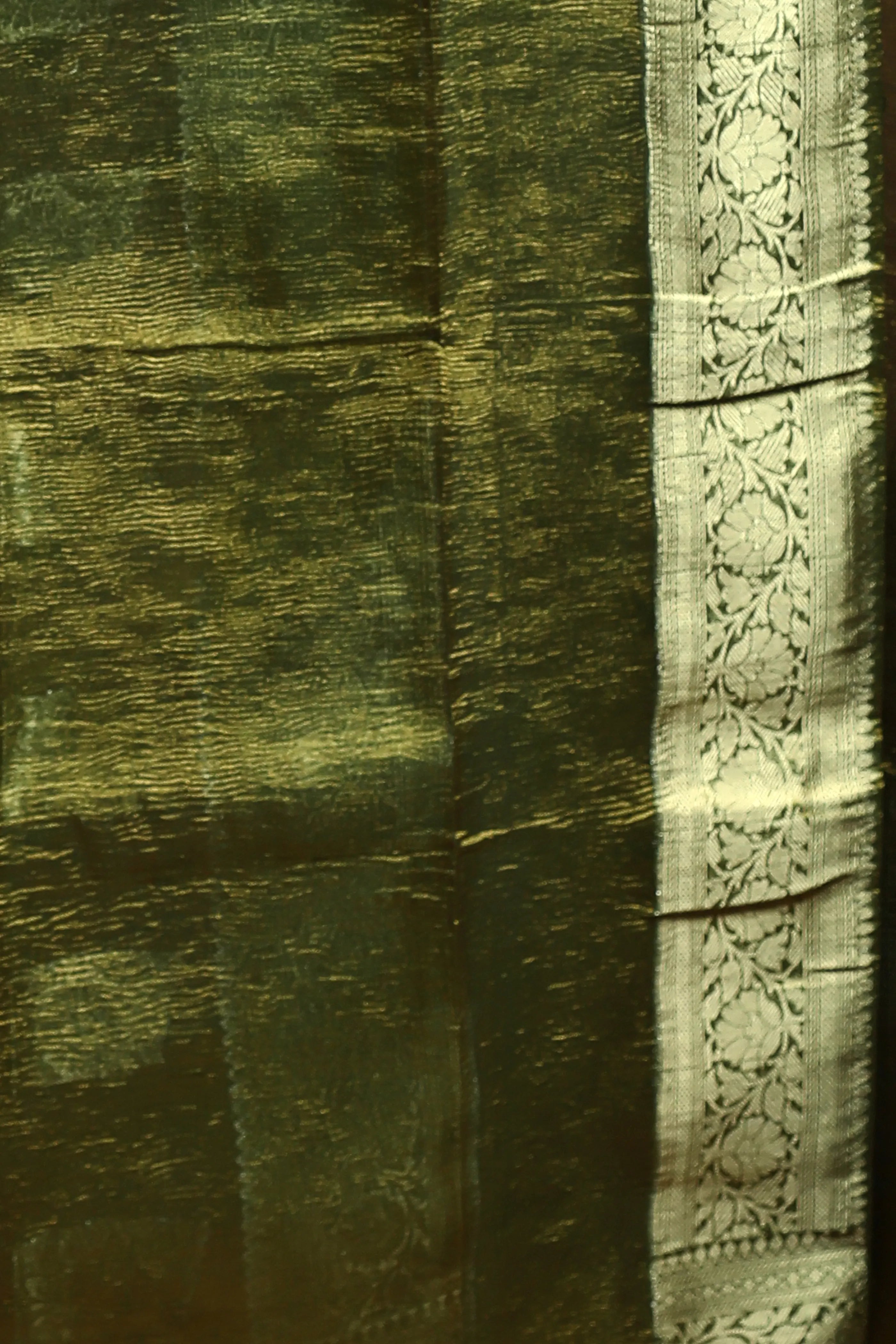 Green  Crushed Tissue Saree with Blouse Piece