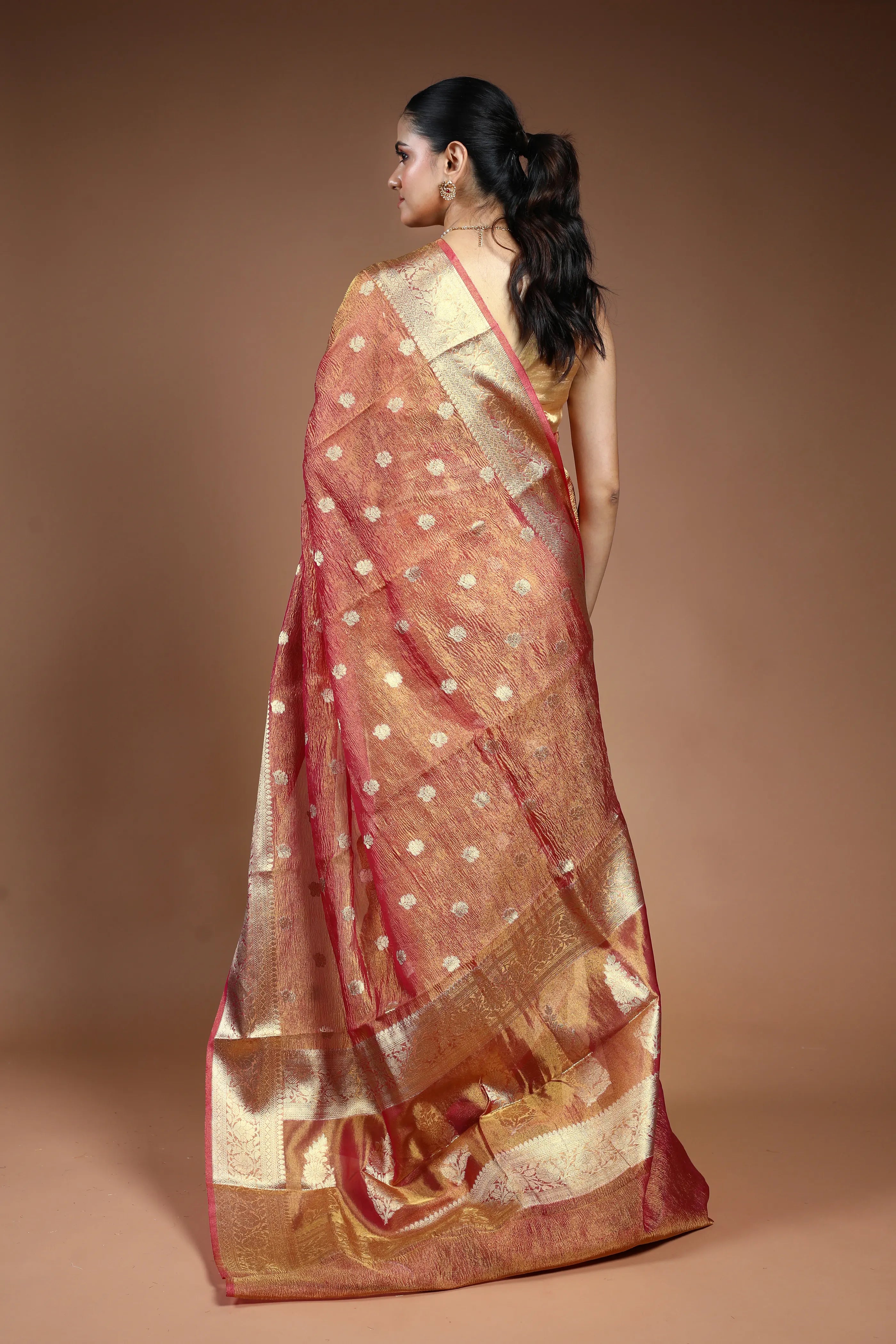 Pink Golden Dual Tone Crushed Tissue Saree with Blouse Piece