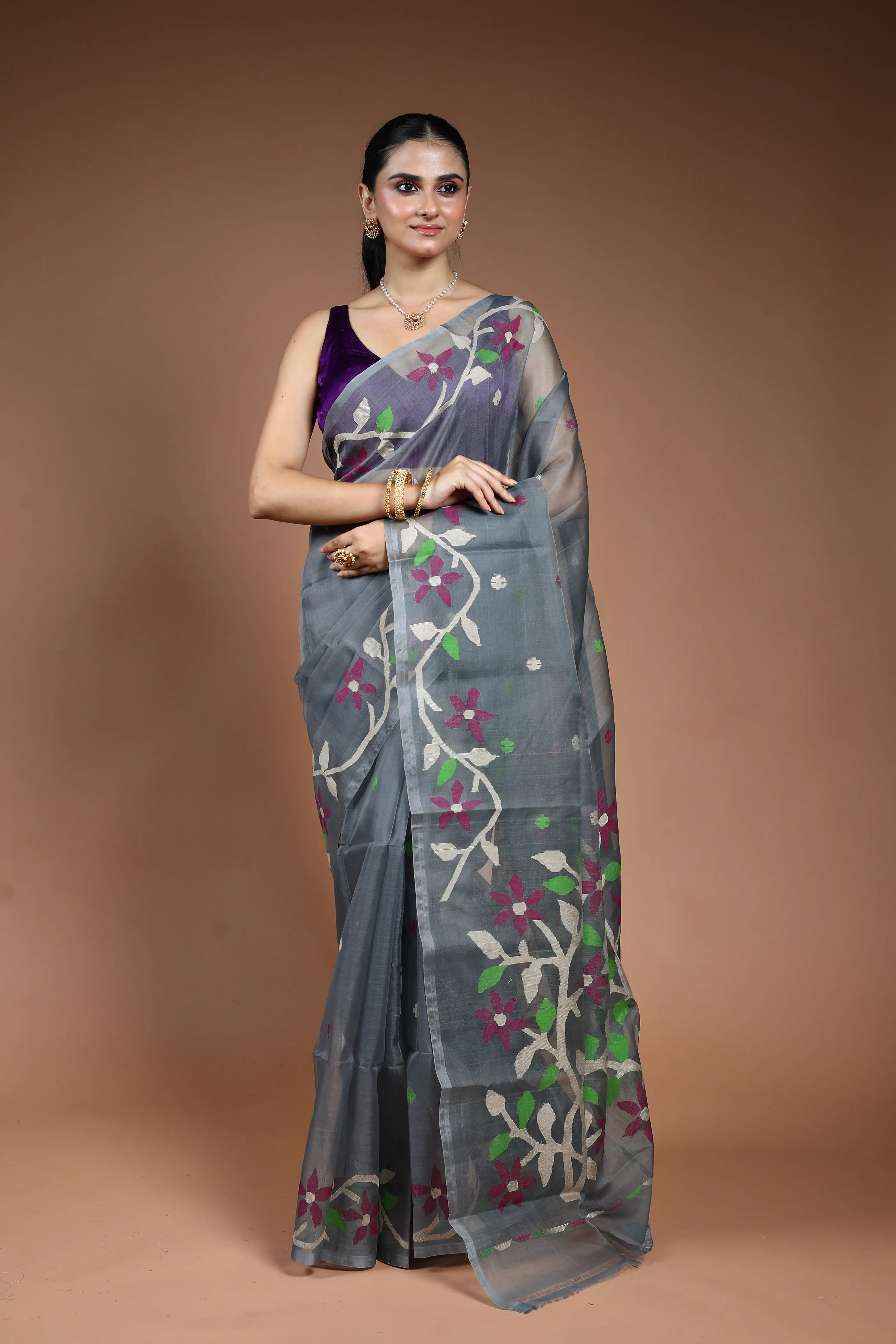 Grey Muslin Jamdani Saree without Blouse Piece