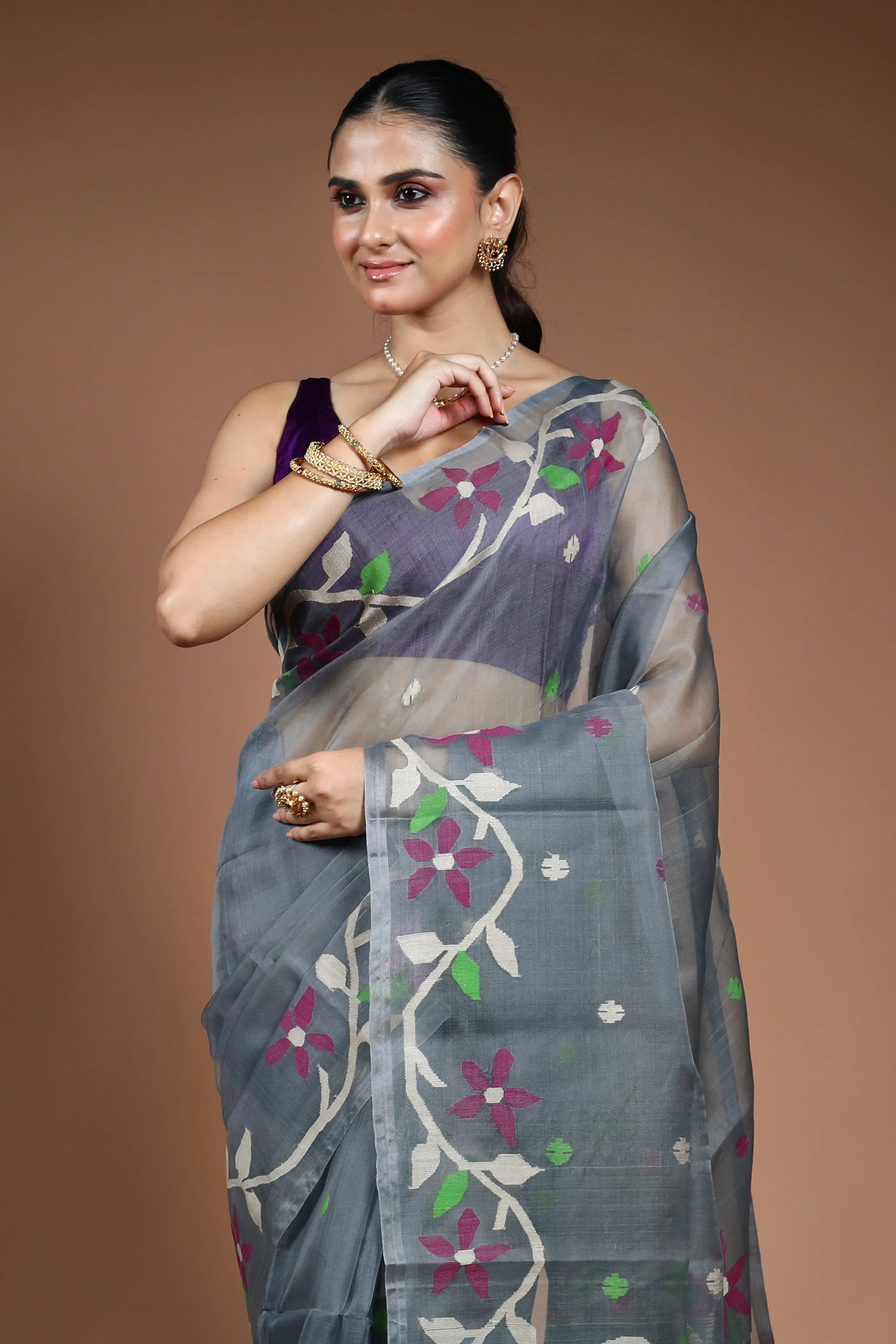 Grey Muslin Jamdani Saree without Blouse Piece