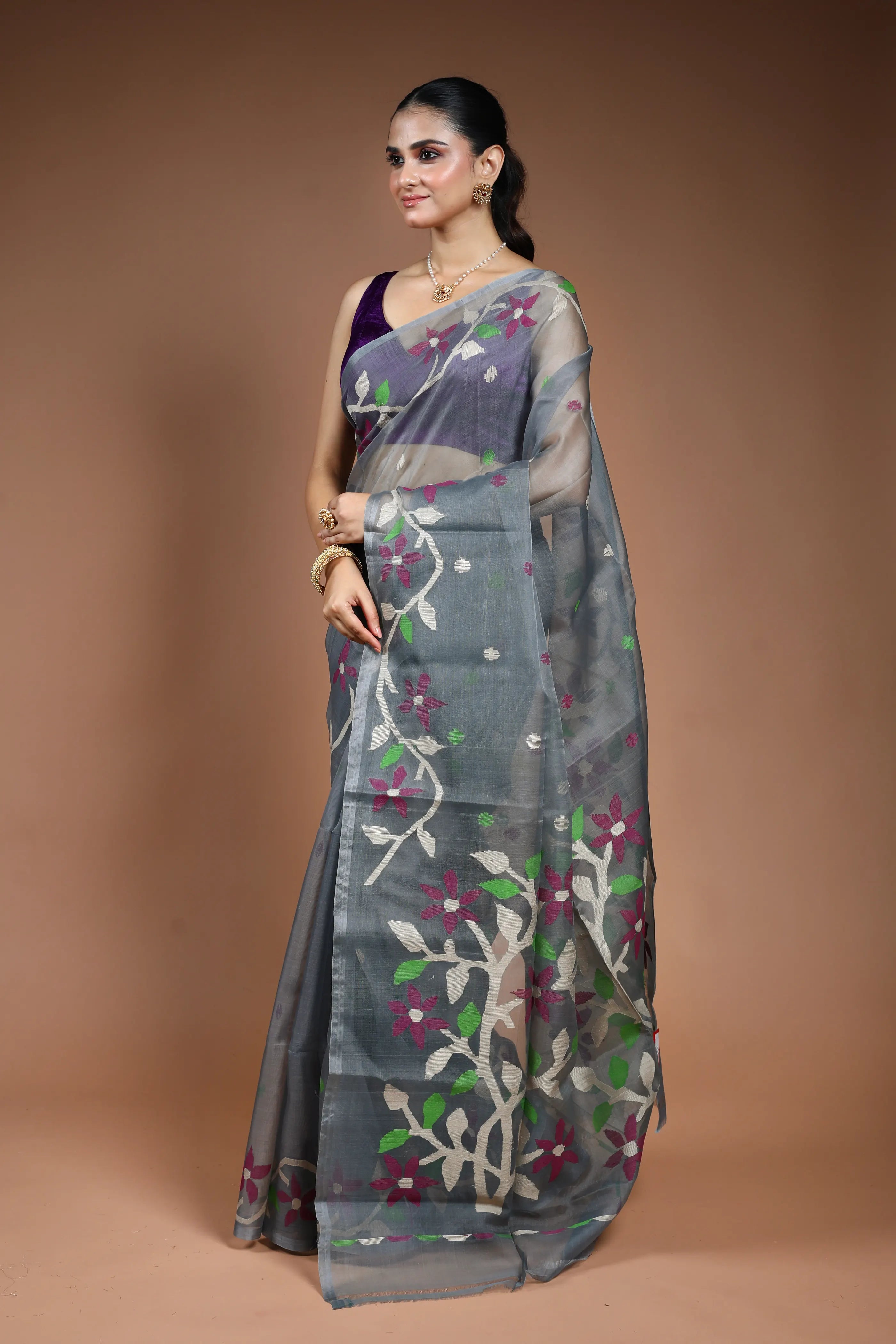 Grey Muslin Jamdani Saree without Blouse Piece