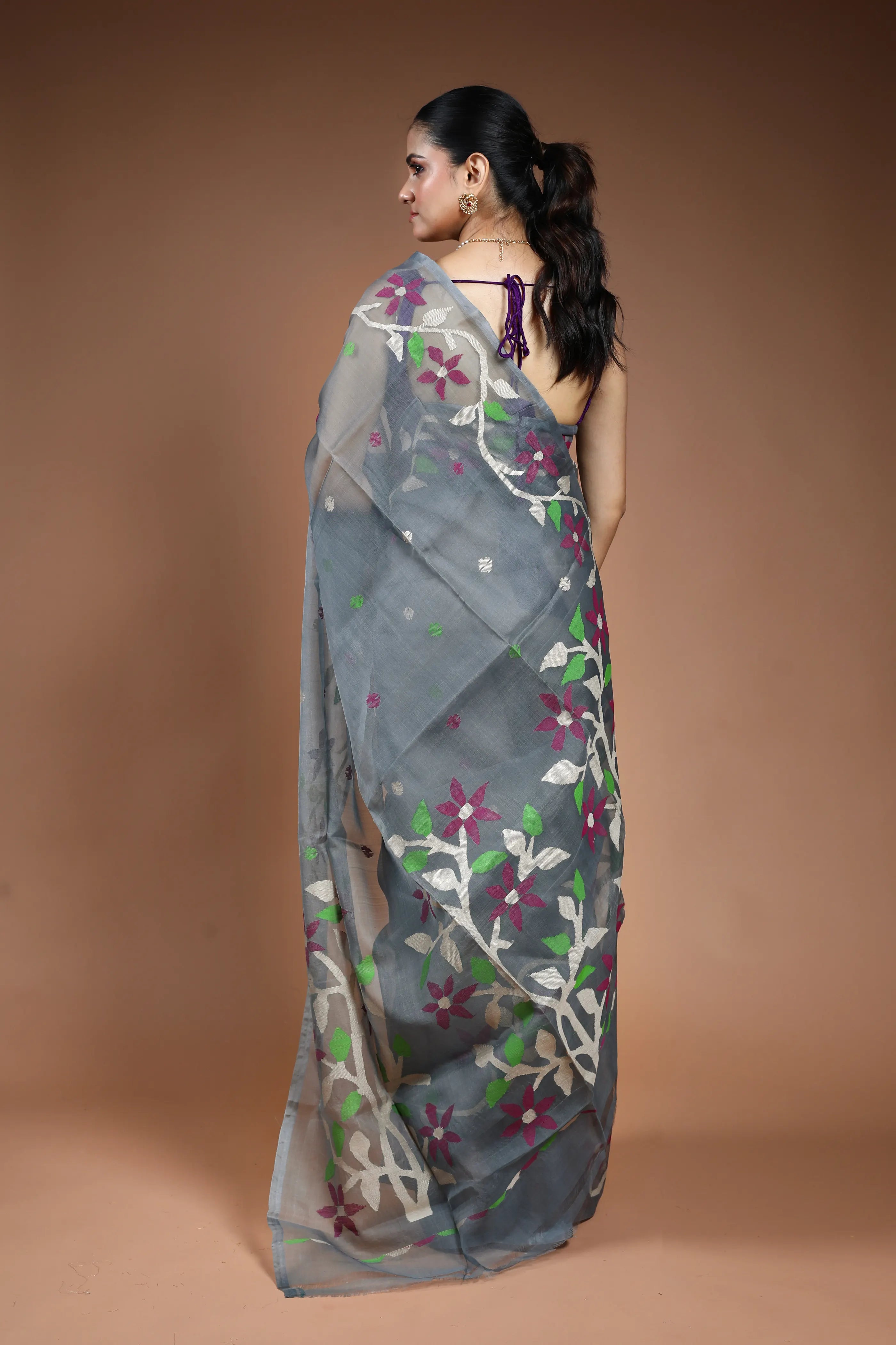Grey Muslin Jamdani Saree without Blouse Piece