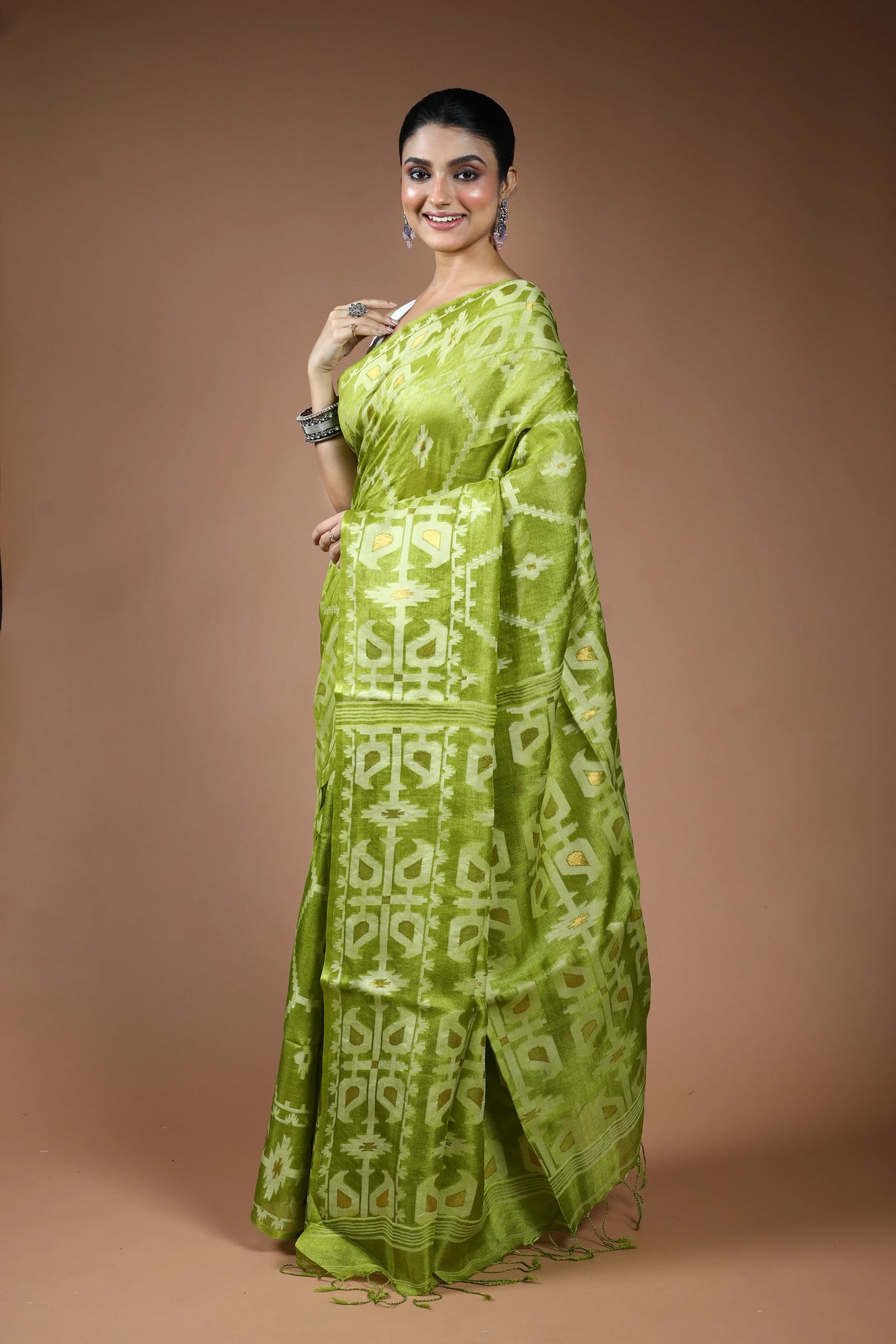 Deep Pista Green Tussar Jamdani Saree with Blouse Piece