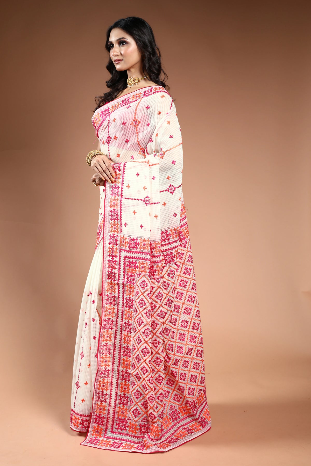EBS248B4 White